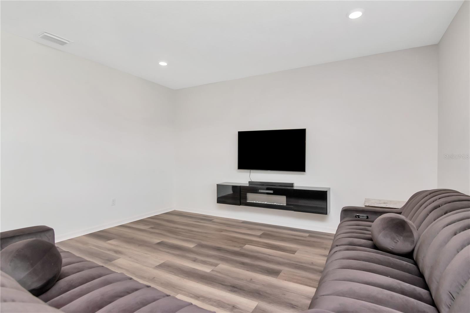 Image 14 of 29 For 6384 Burning Opal Bend