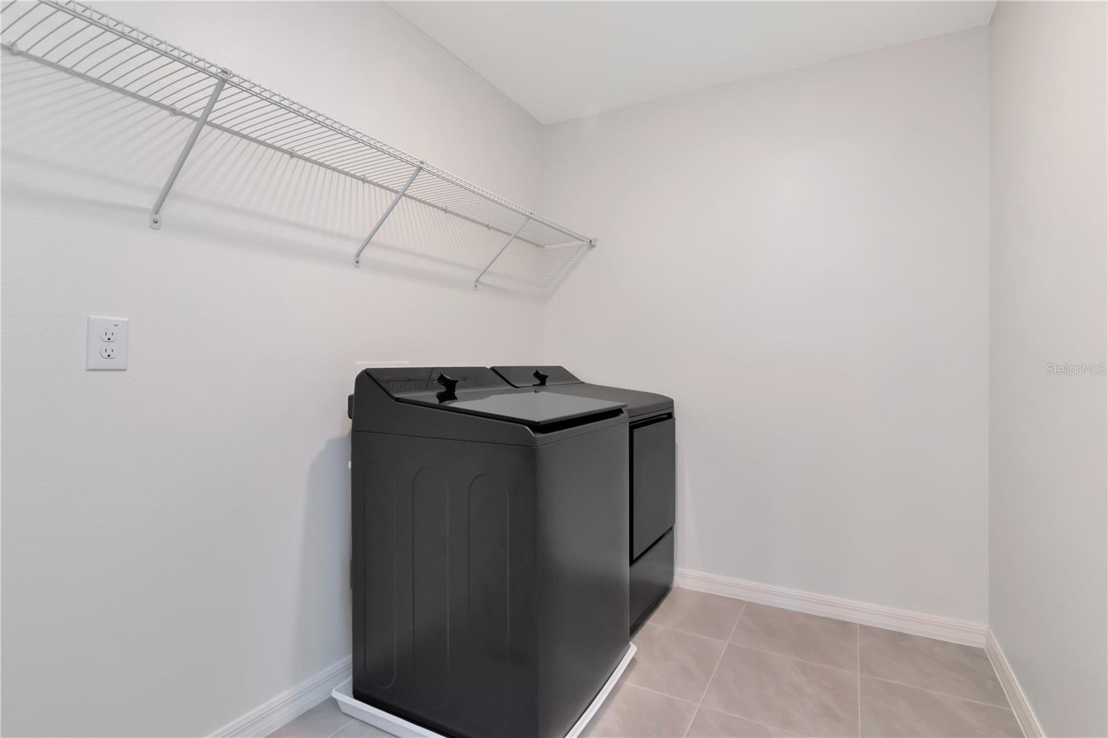 Image 22 of 29 For 6384 Burning Opal Bend