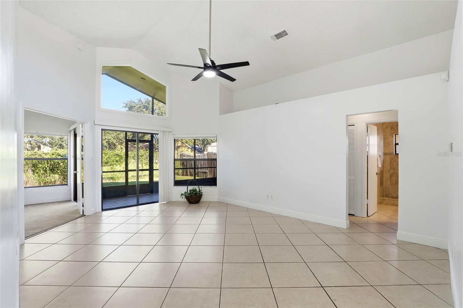 Image 24 of 47 For 245 Lakebreeze Circle