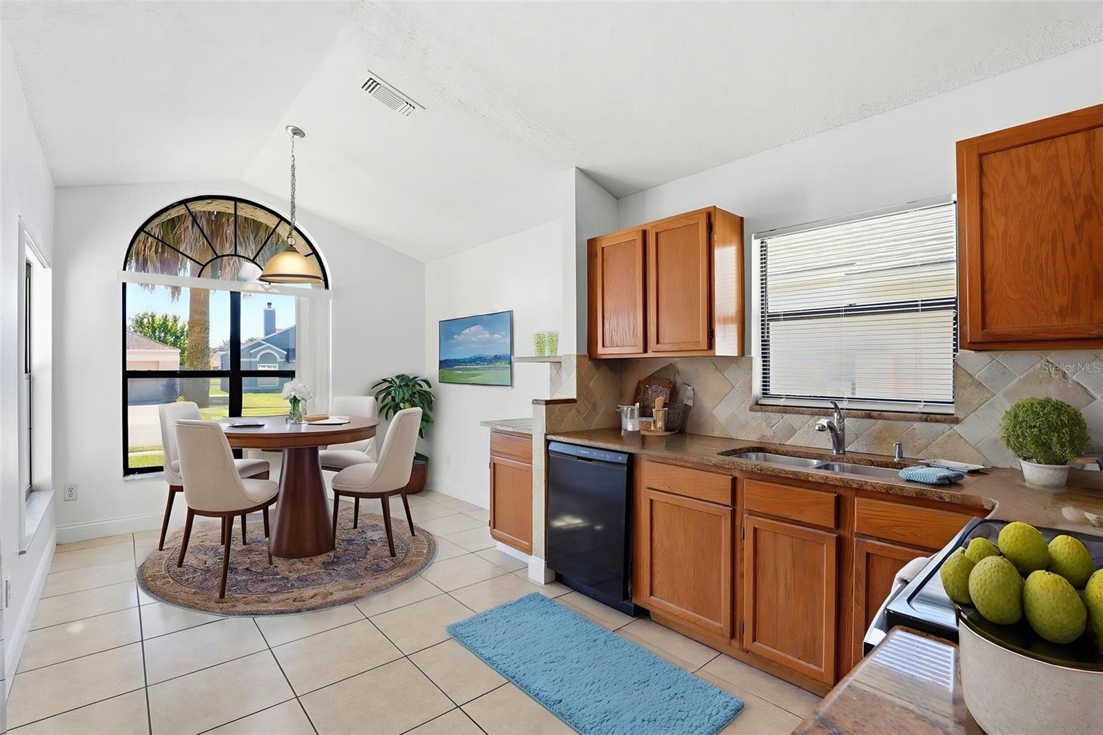 Image 26 of 47 For 245 Lakebreeze Circle