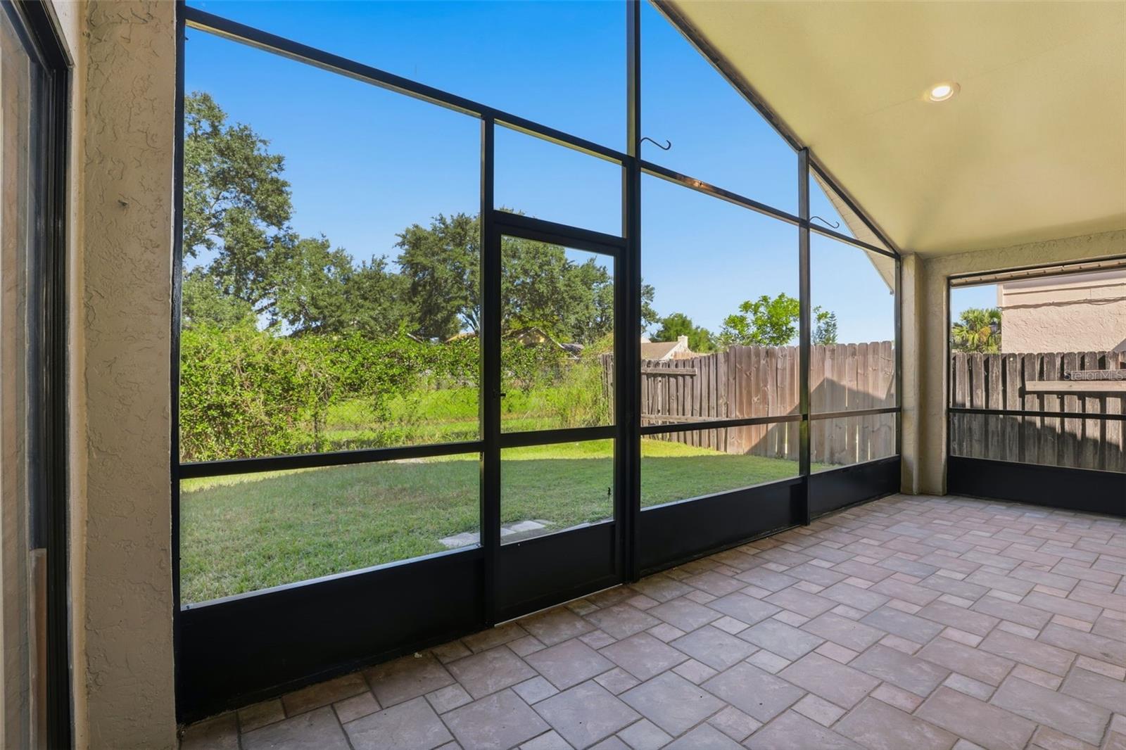 Image 6 of 47 For 245 Lakebreeze Circle