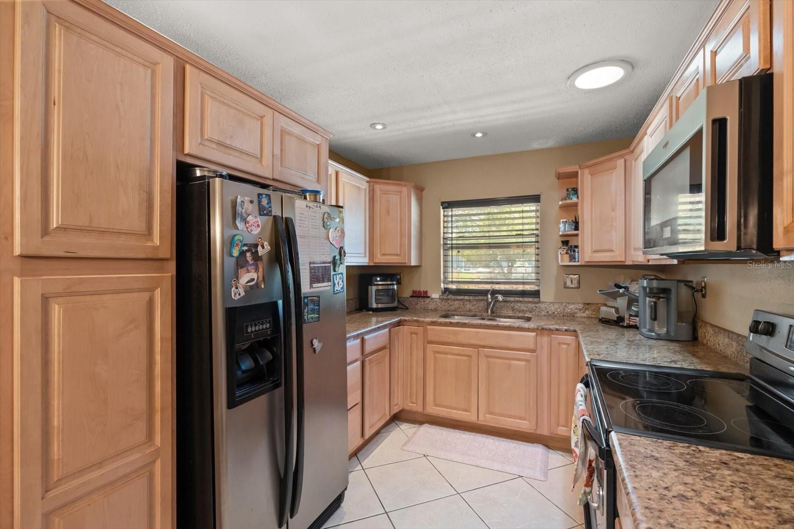 Image 10 of 31 For 803 Ridgefield Avenue