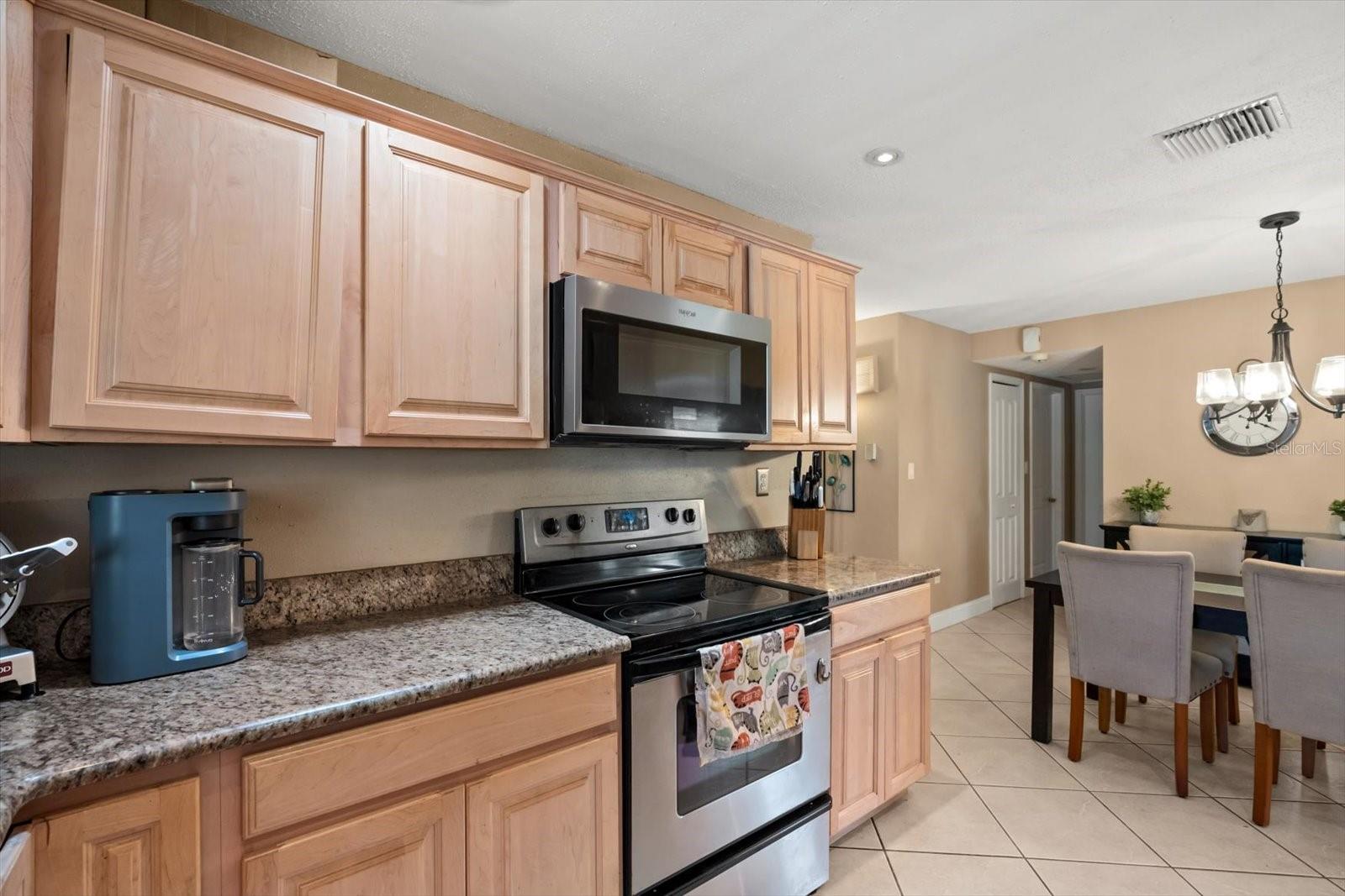 Image 11 of 31 For 803 Ridgefield Avenue