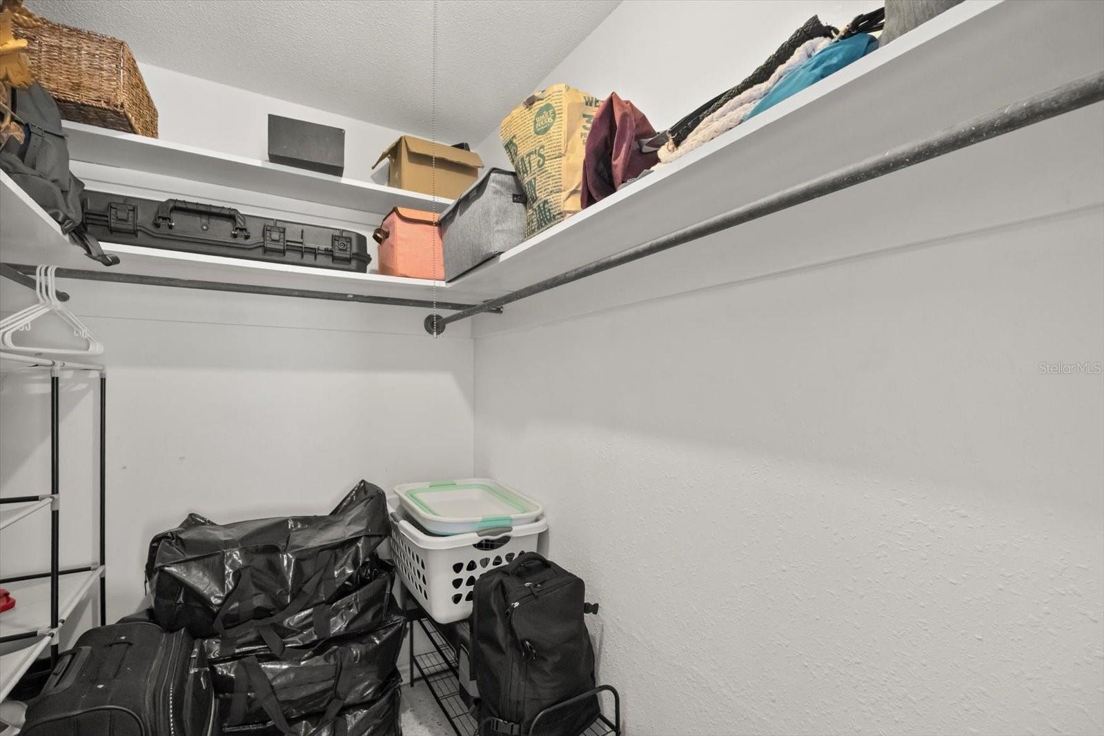 Image 17 of 31 For 803 Ridgefield Avenue