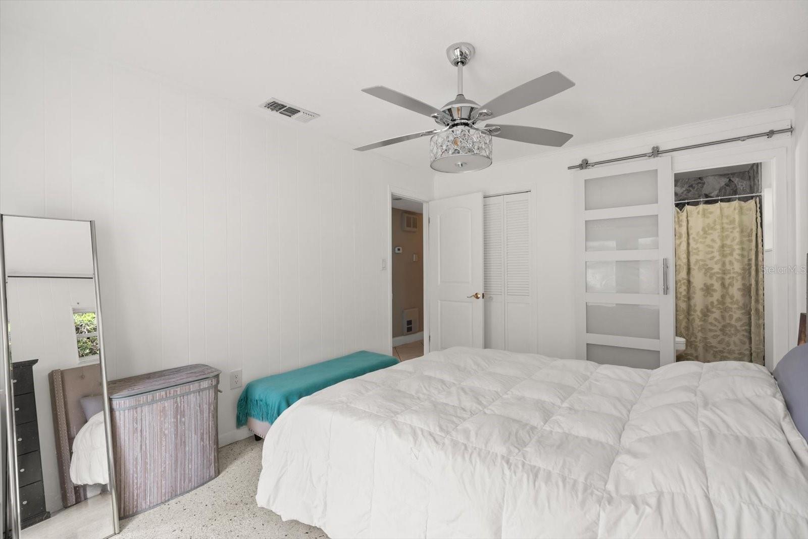 Image 19 of 31 For 803 Ridgefield Avenue