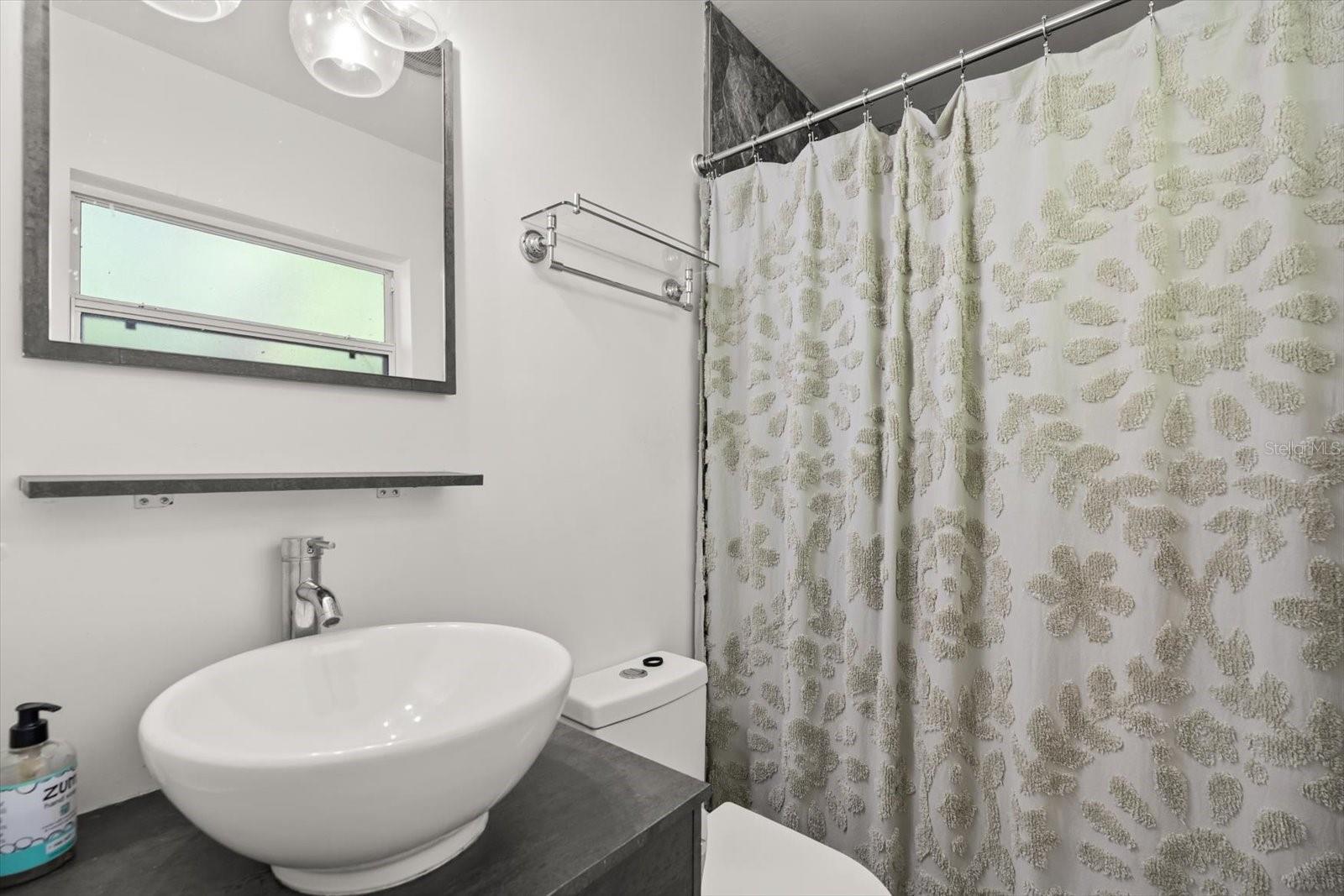 Image 20 of 31 For 803 Ridgefield Avenue