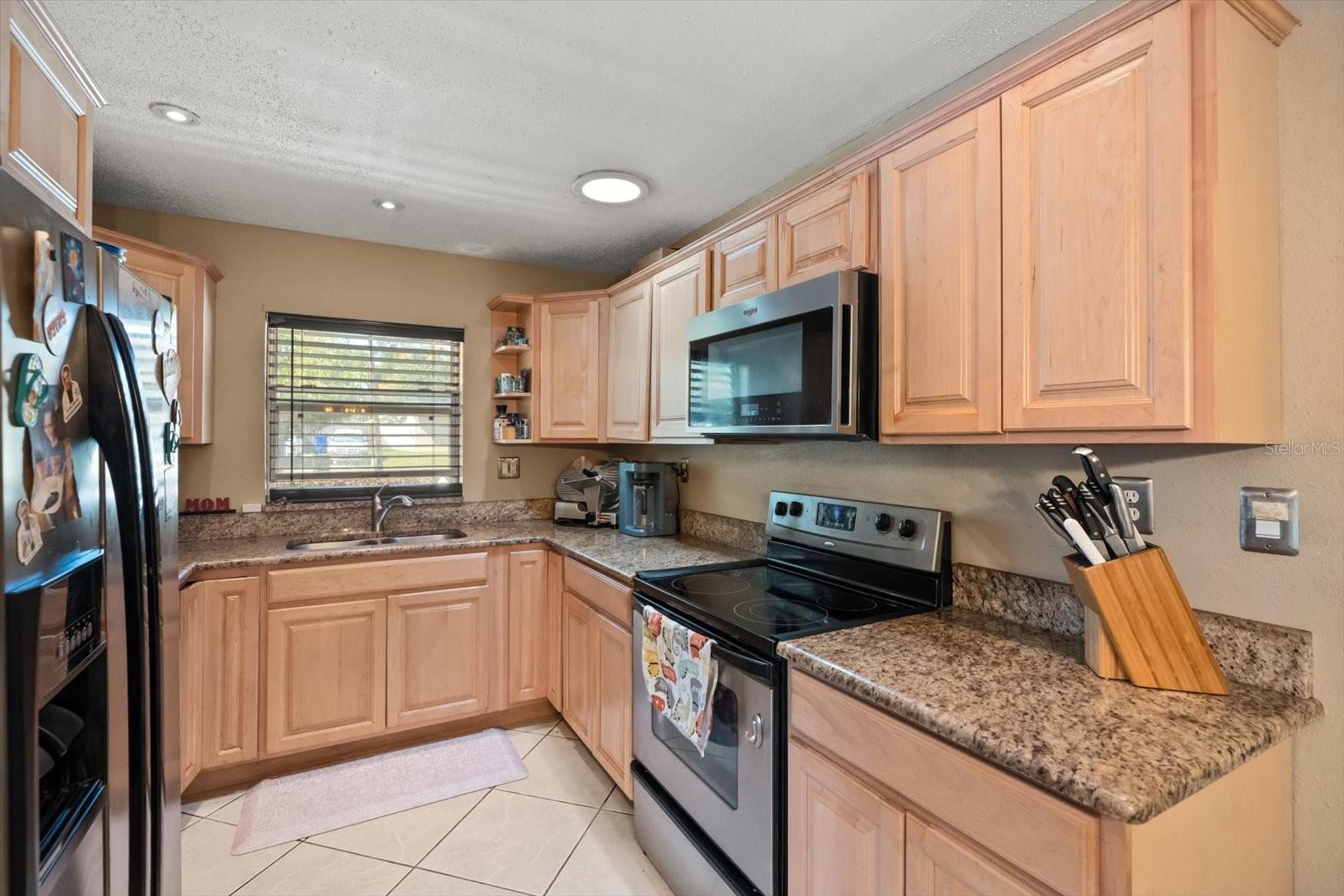 Image 9 of 31 For 803 Ridgefield Avenue