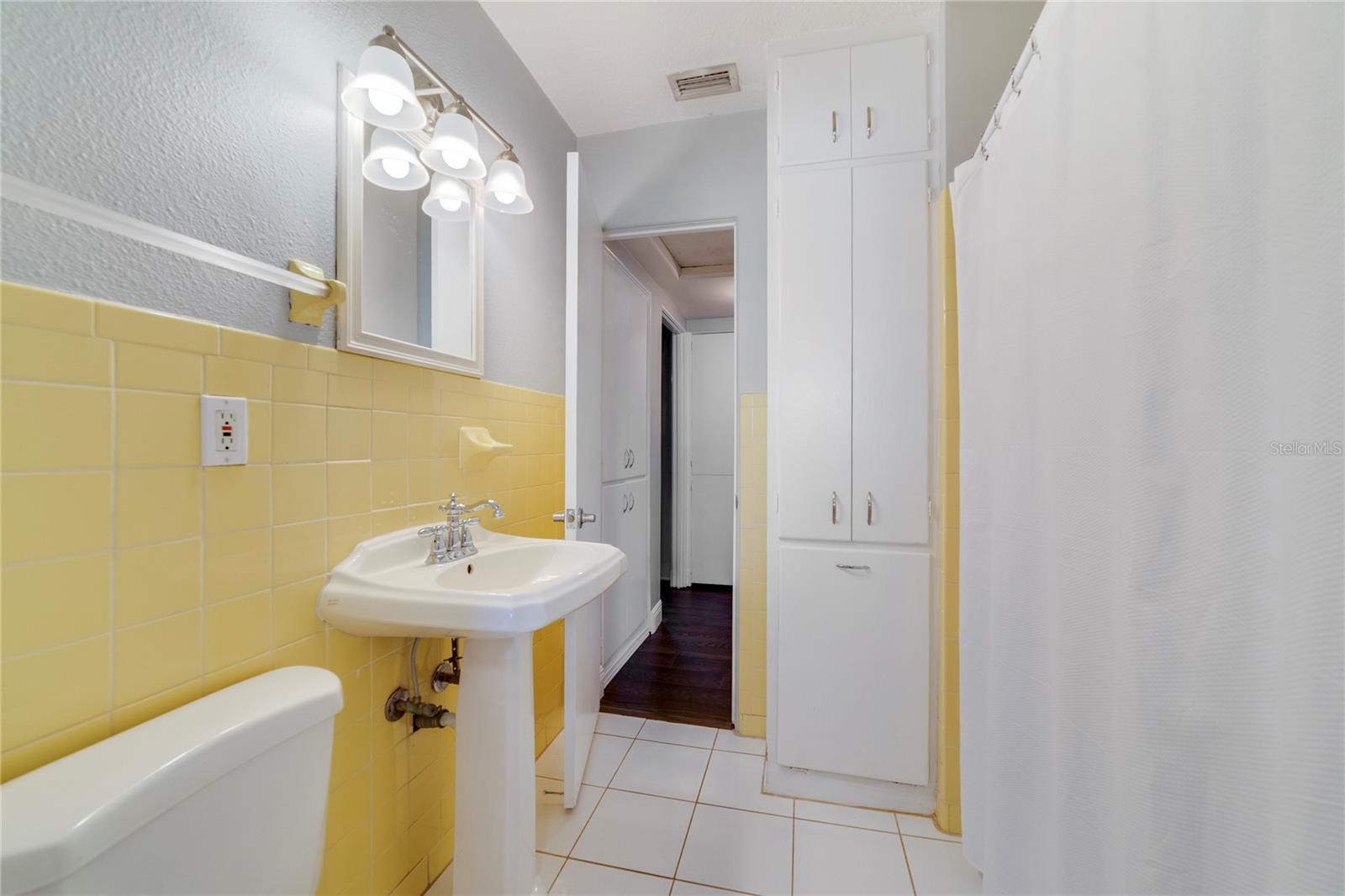 Image 13 of 25 For 2319 Weber Street