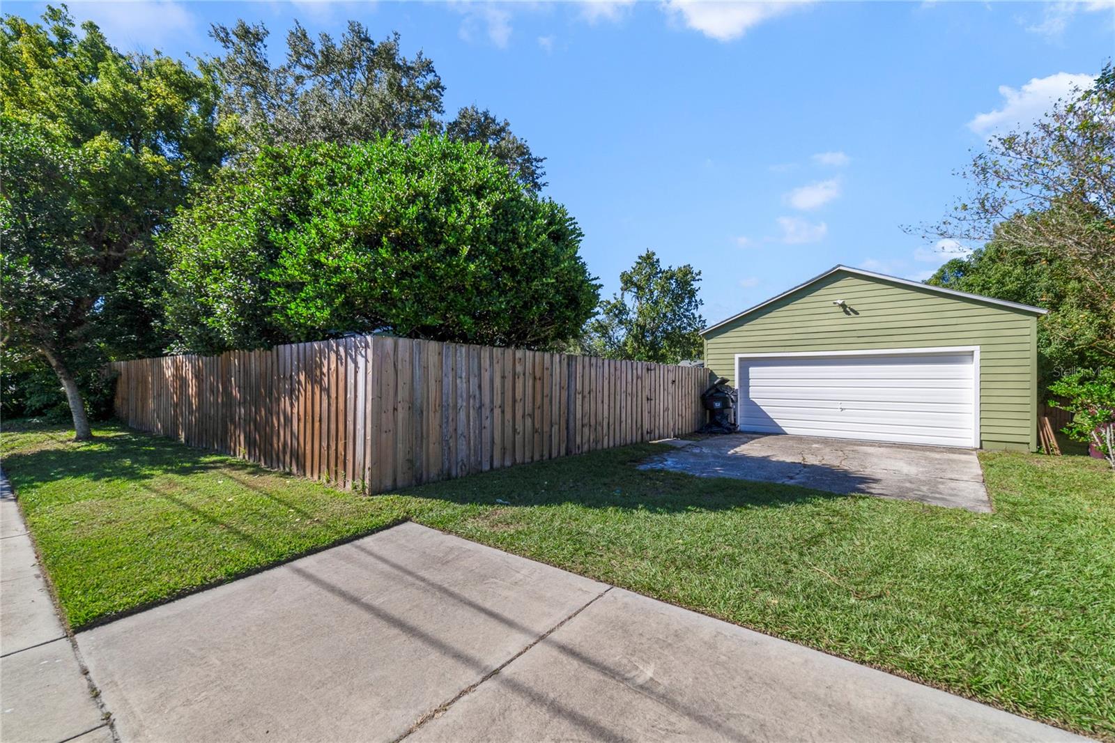 Image 24 of 25 For 2319 Weber Street