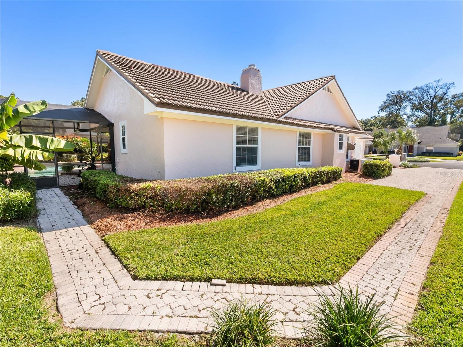 Image 2 of 45 For 222 Coachmans Cove