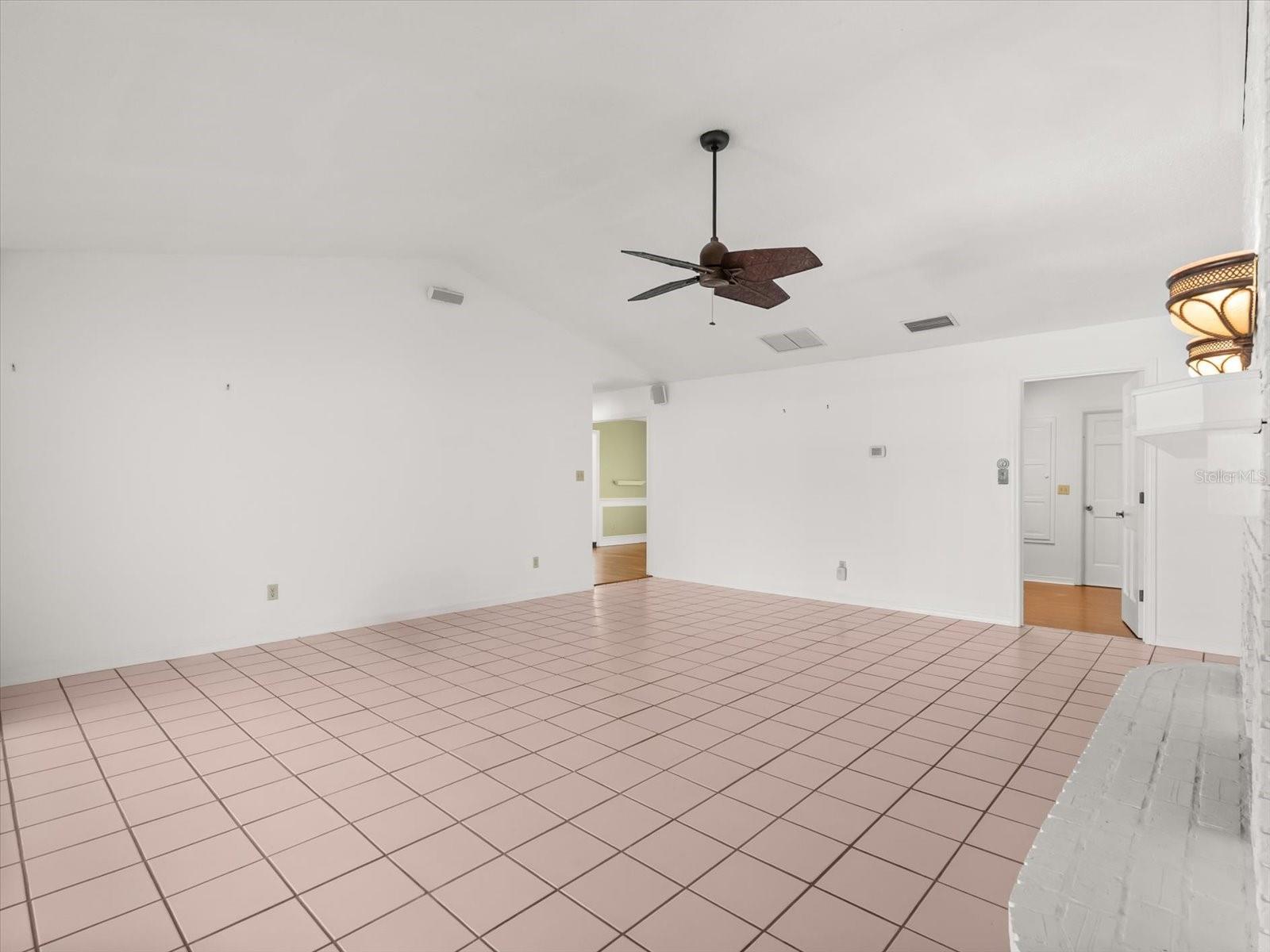 Image 25 of 45 For 222 Coachmans Cove