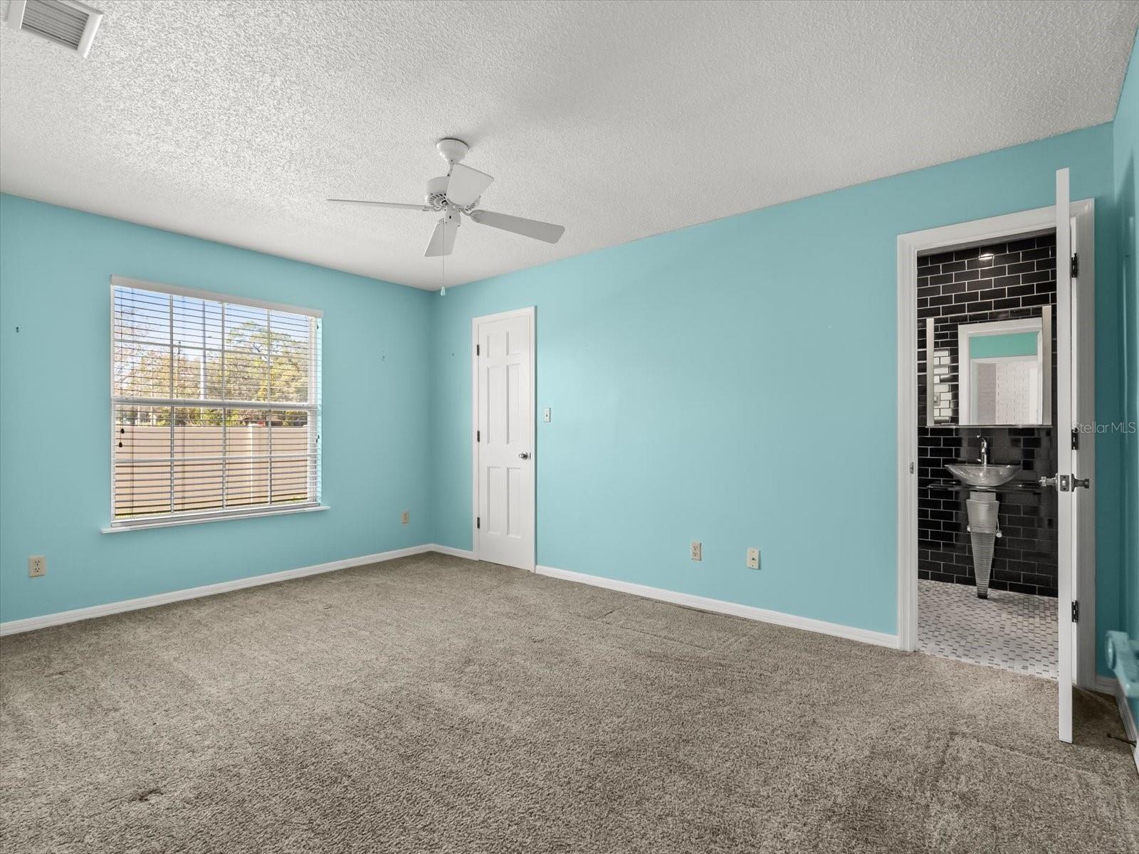 Image 26 of 45 For 222 Coachmans Cove