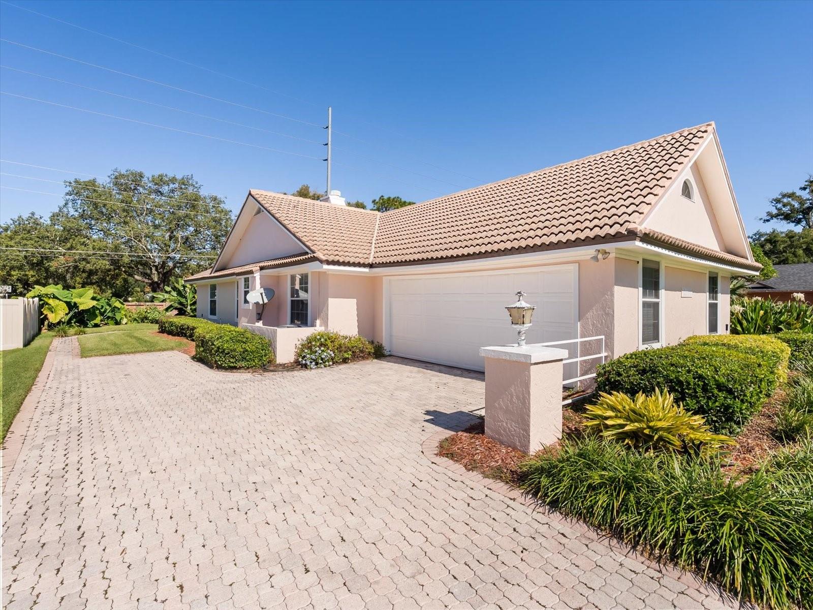 Image 3 of 45 For 222 Coachmans Cove