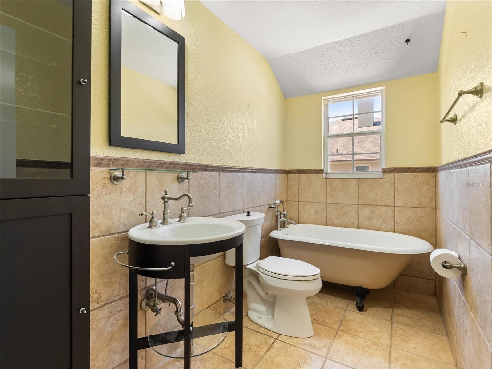 Image 33 of 45 For 222 Coachmans Cove