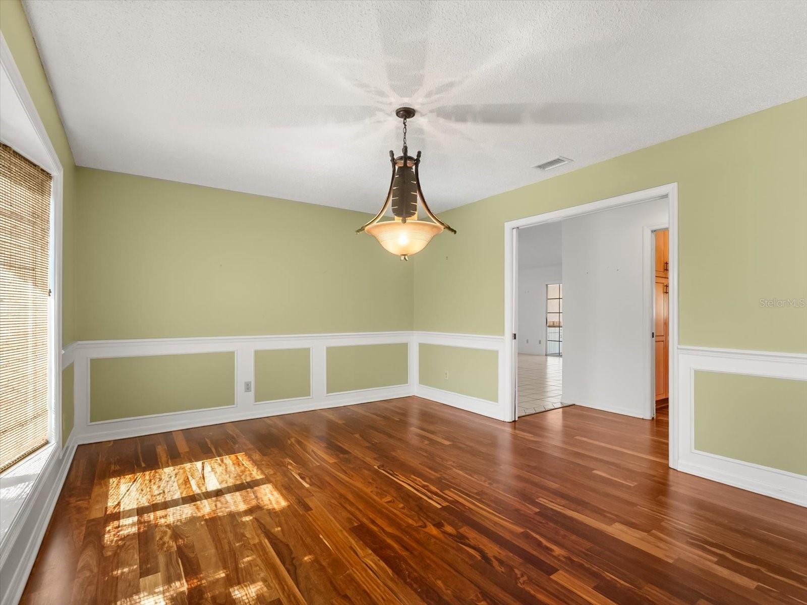 Image 6 of 45 For 222 Coachmans Cove