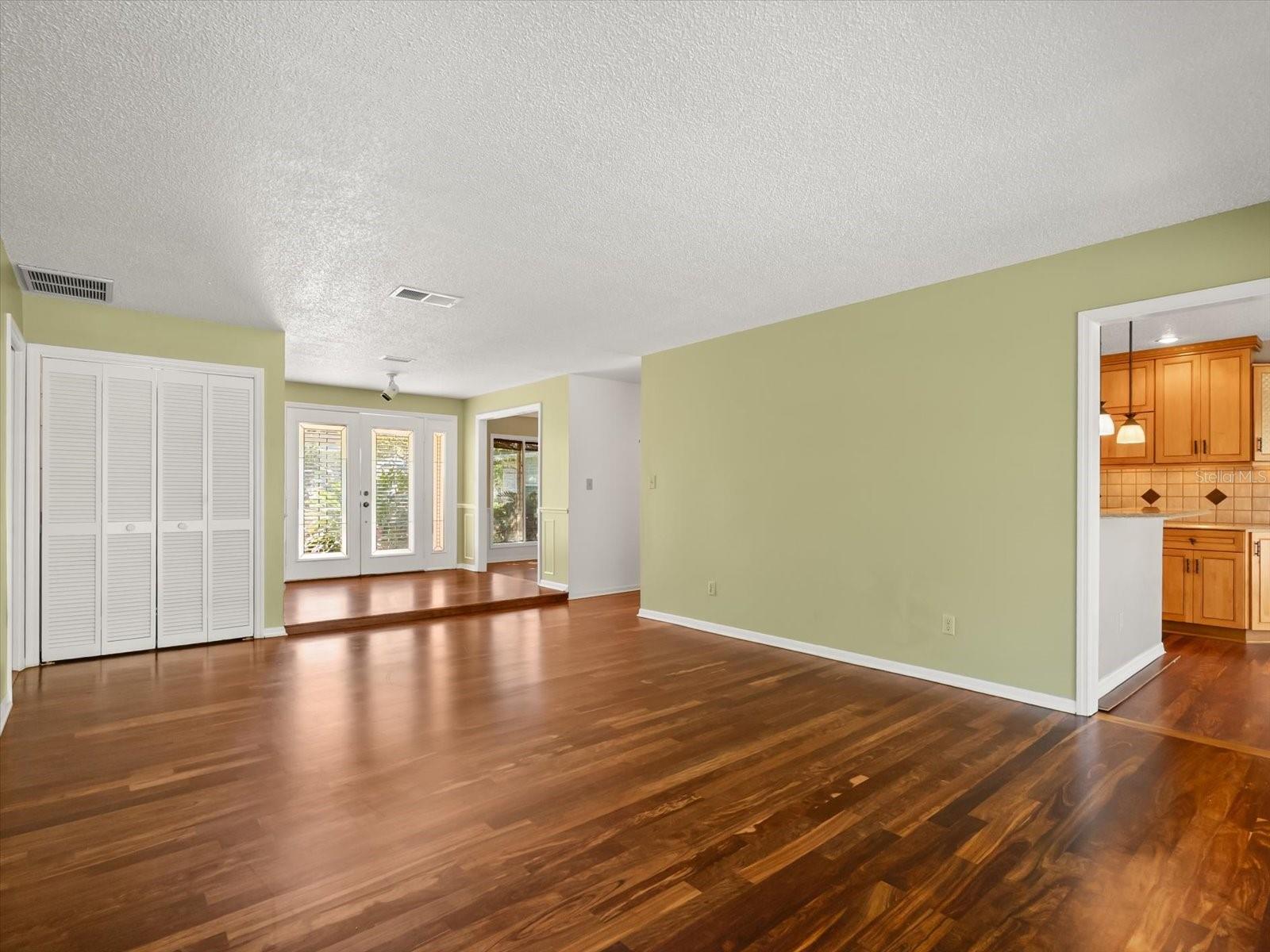 Image 8 of 45 For 222 Coachmans Cove