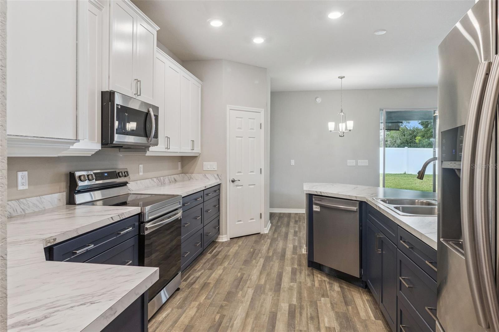 Image 15 of 39 For 1069 Montgomery Lane