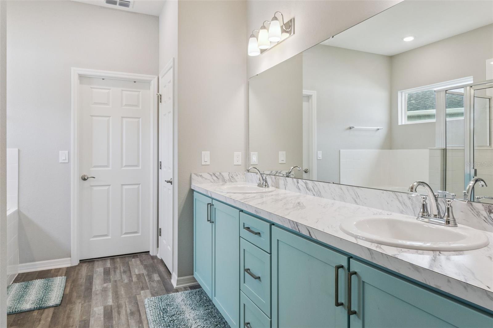 Image 21 of 39 For 1069 Montgomery Lane