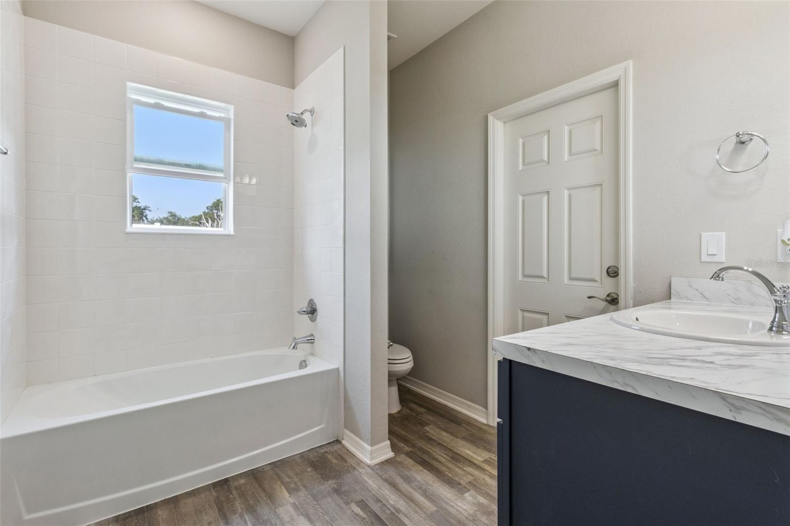 Image 26 of 39 For 1069 Montgomery Lane