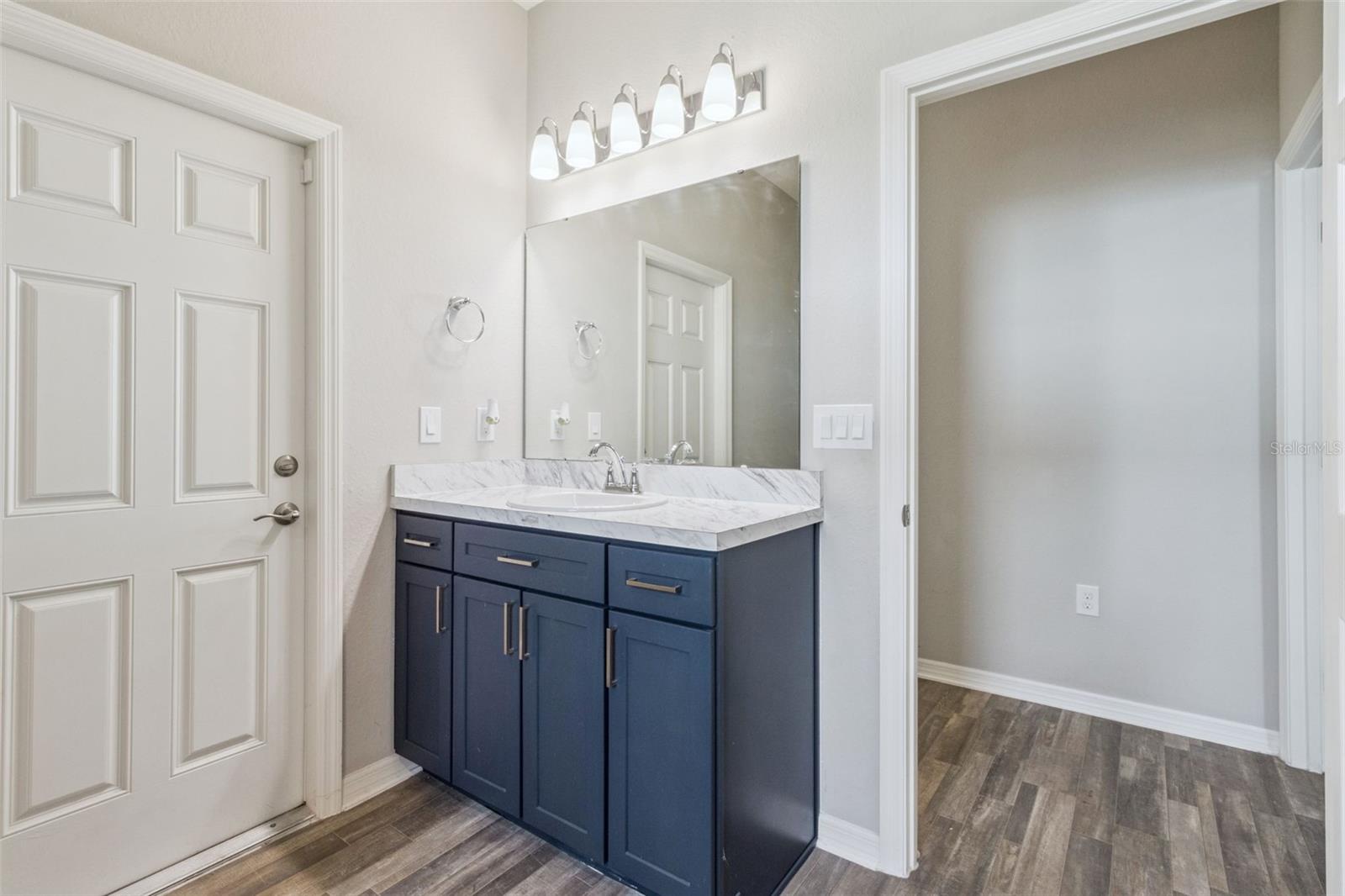 Image 27 of 39 For 1069 Montgomery Lane