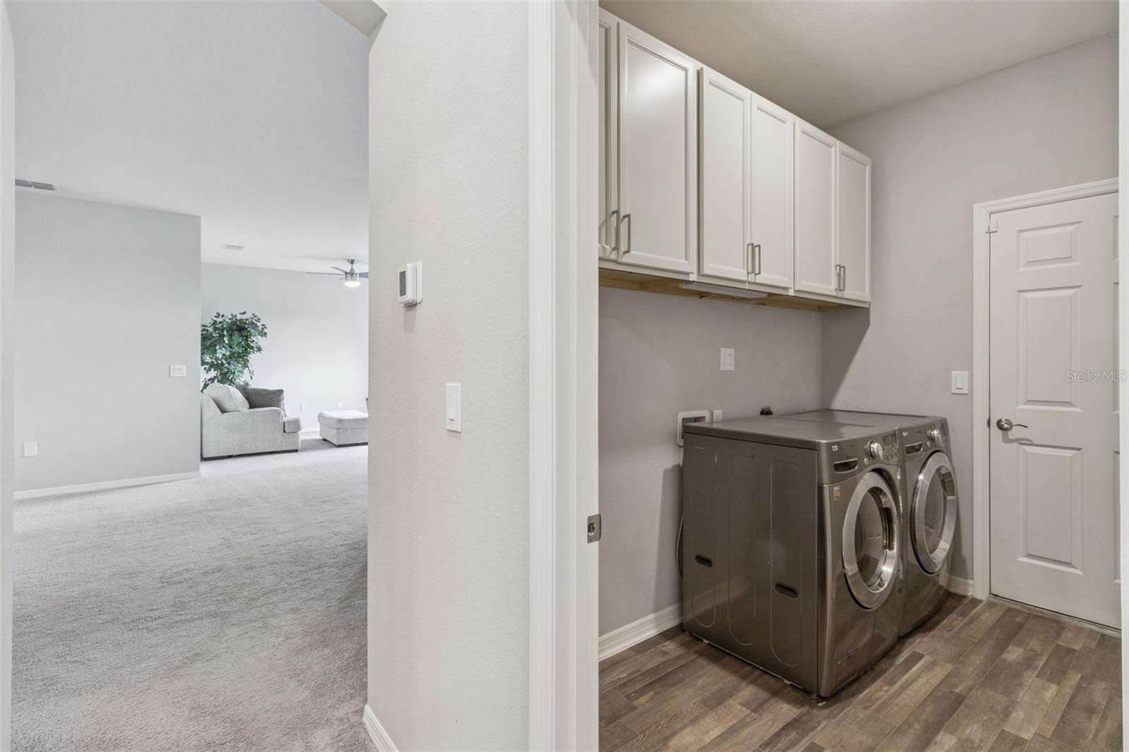 Image 28 of 39 For 1069 Montgomery Lane