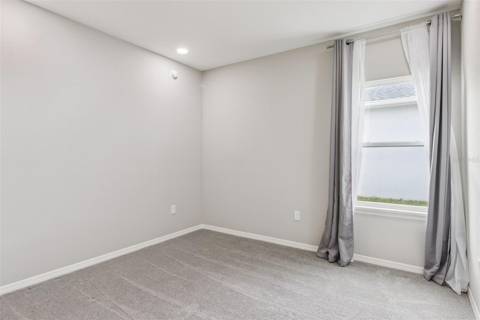 Image 30 of 39 For 1069 Montgomery Lane