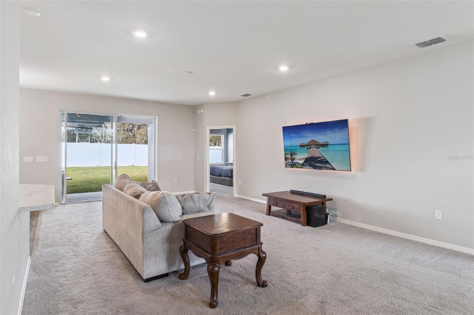 Image 5 of 39 For 1069 Montgomery Lane