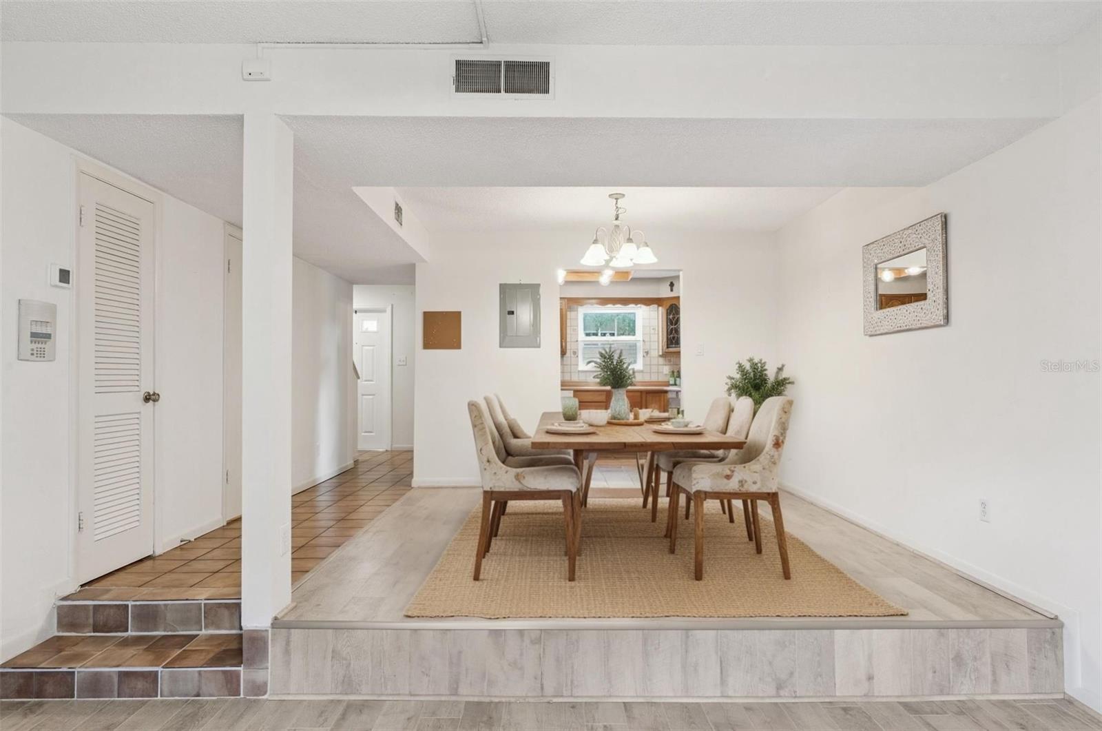 Image 10 of 43 For 200 Saint Andrews Boulevard 1707