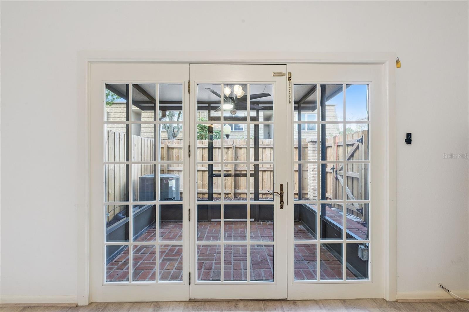 Image 12 of 43 For 200 Saint Andrews Boulevard 1707