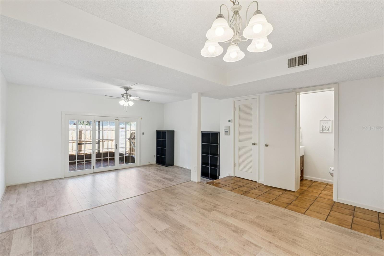 Image 14 of 43 For 200 Saint Andrews Boulevard 1707