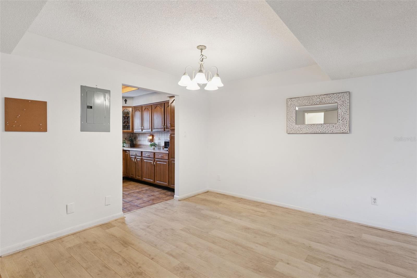 Image 15 of 43 For 200 Saint Andrews Boulevard 1707