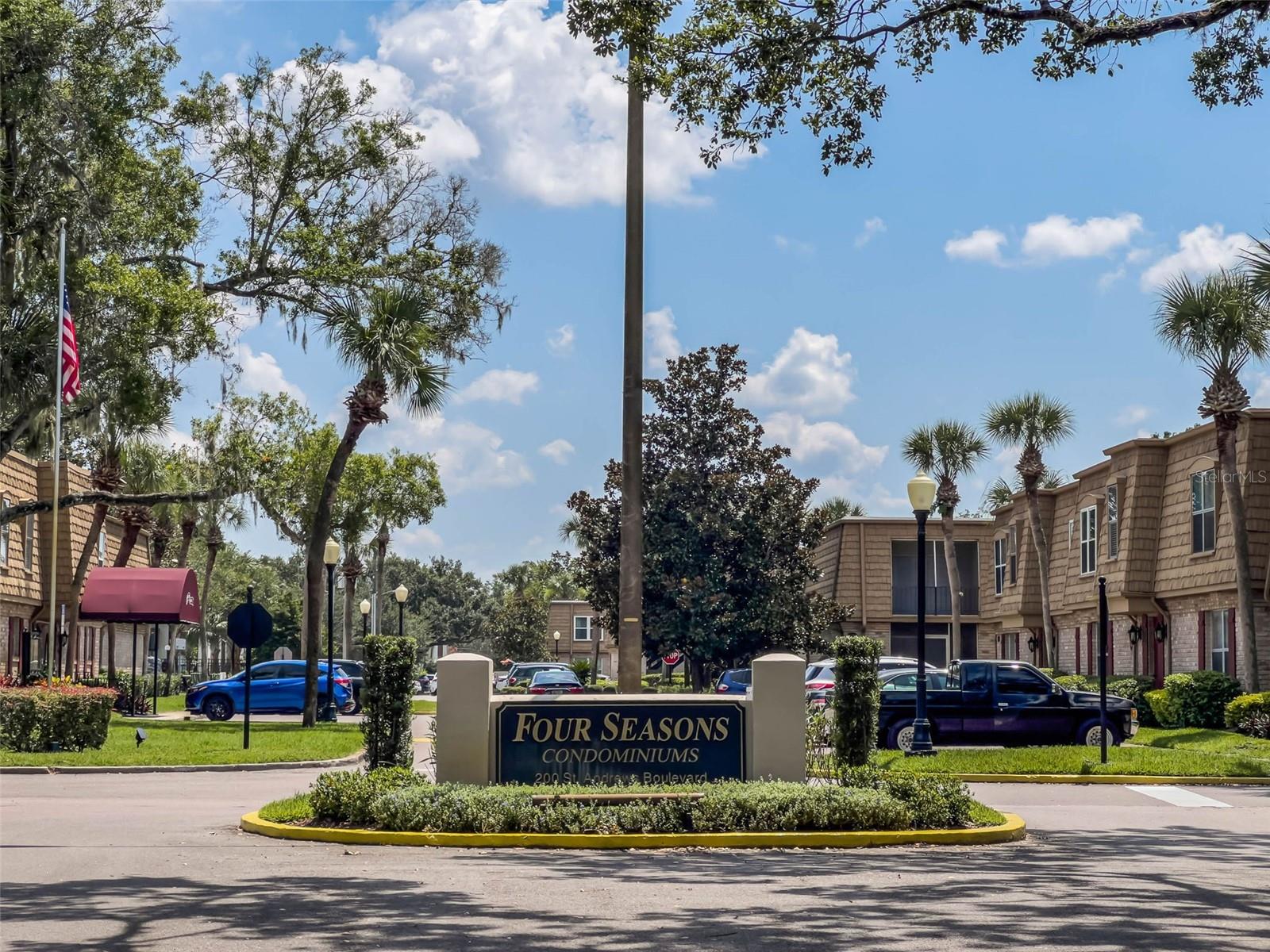 Image 2 of 43 For 200 Saint Andrews Boulevard 1707