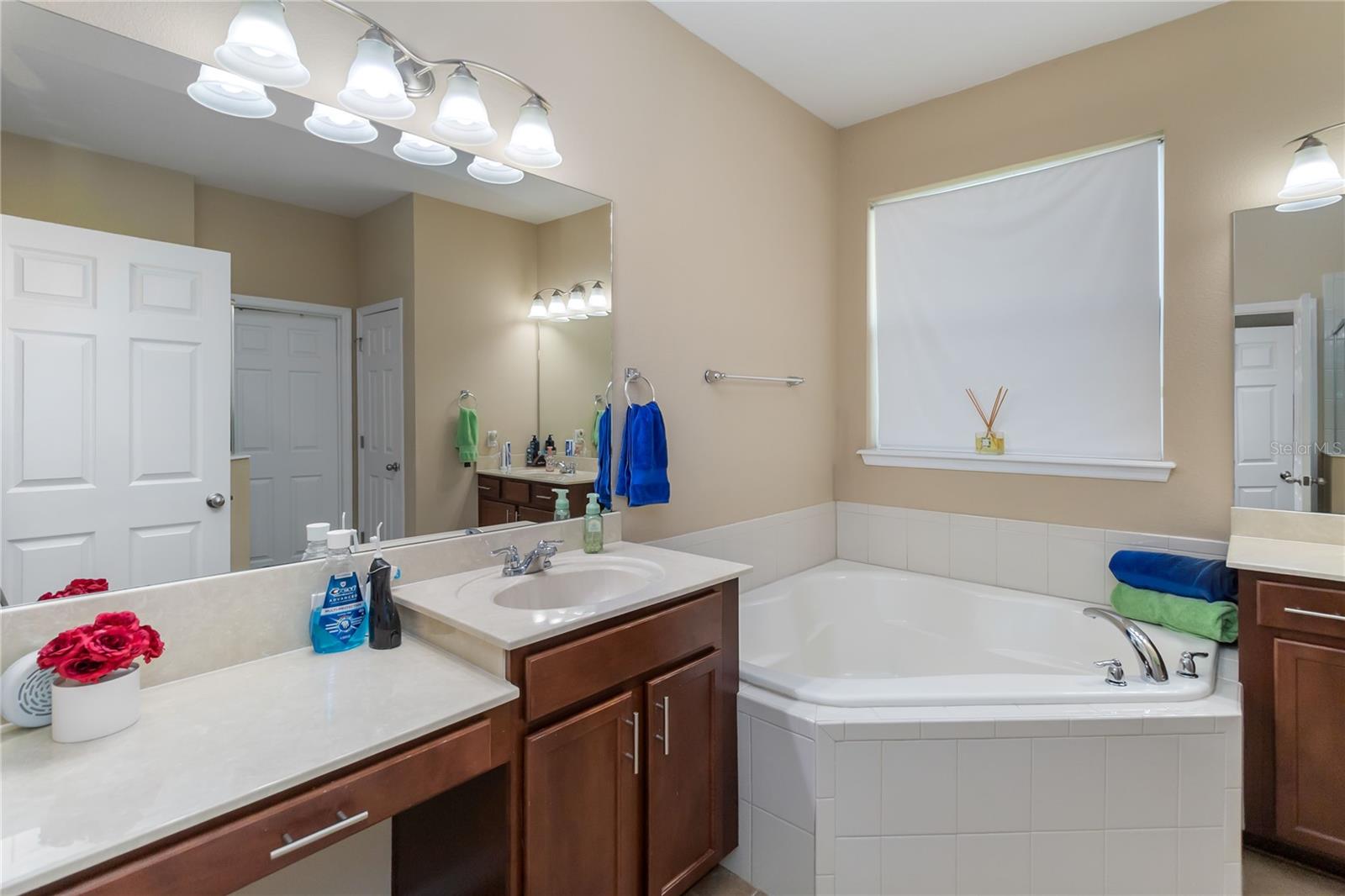 Image 13 of 34 For 832 Eagle Vista Way