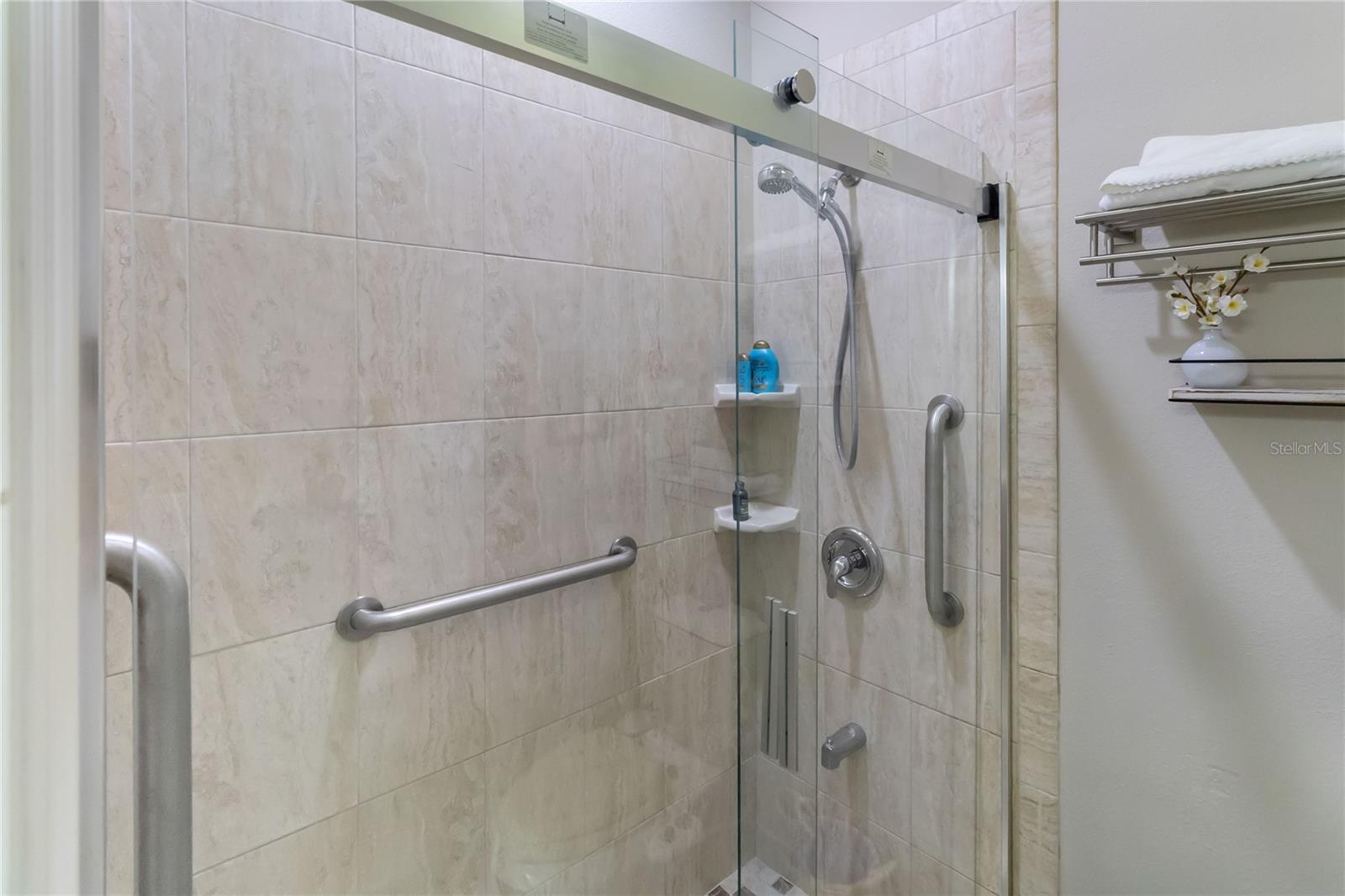 Image 18 of 34 For 832 Eagle Vista Way