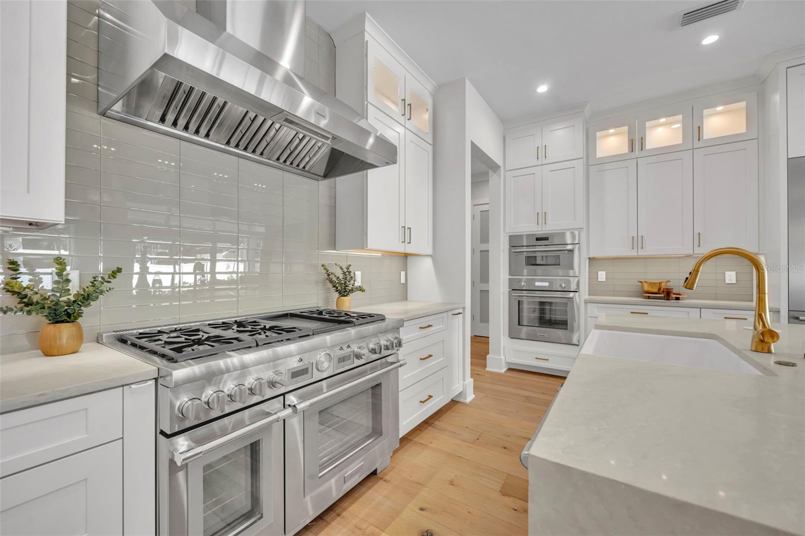 Image 14 of 41 For 1661 Palm Avenue