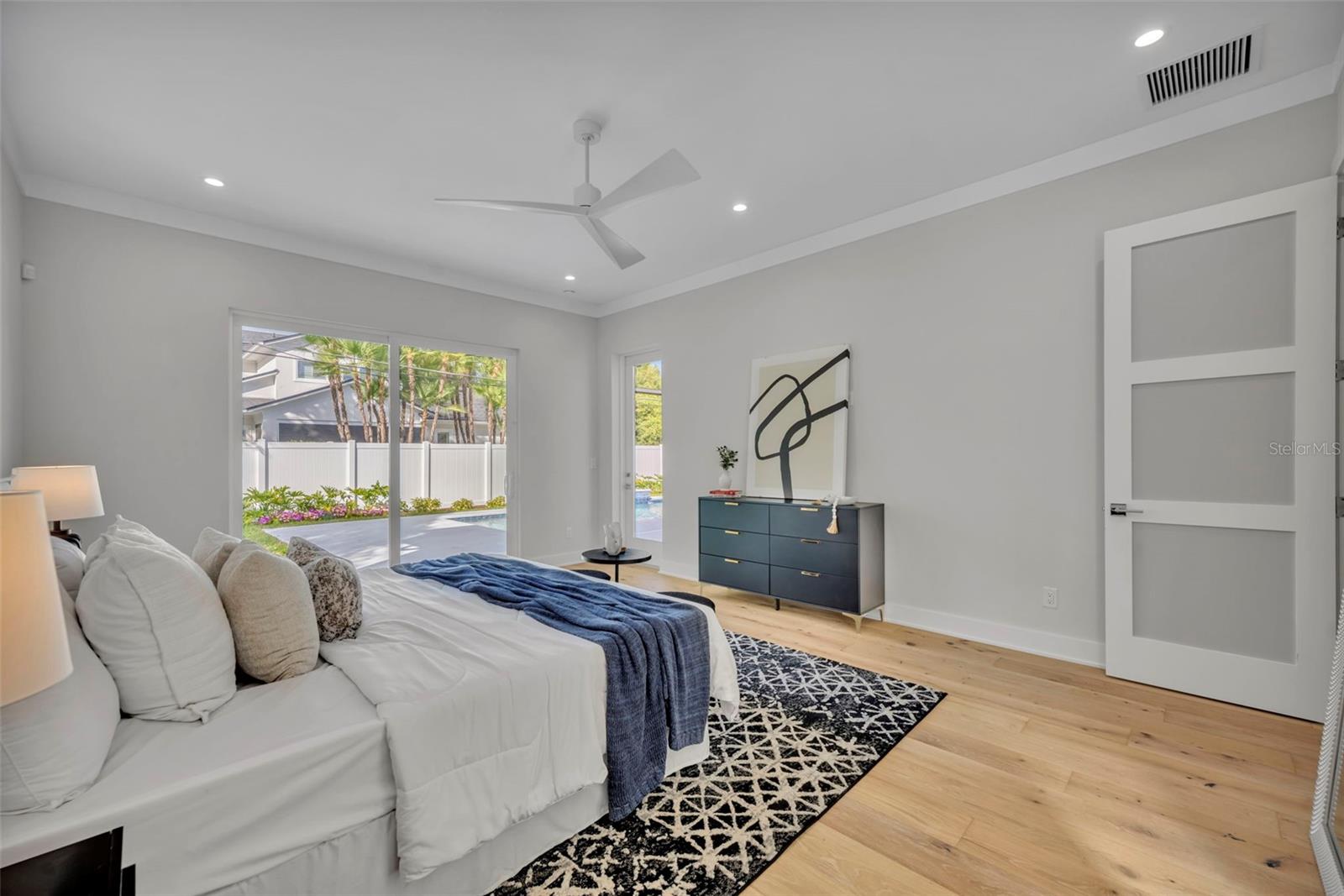 Image 18 of 41 For 1661 Palm Avenue