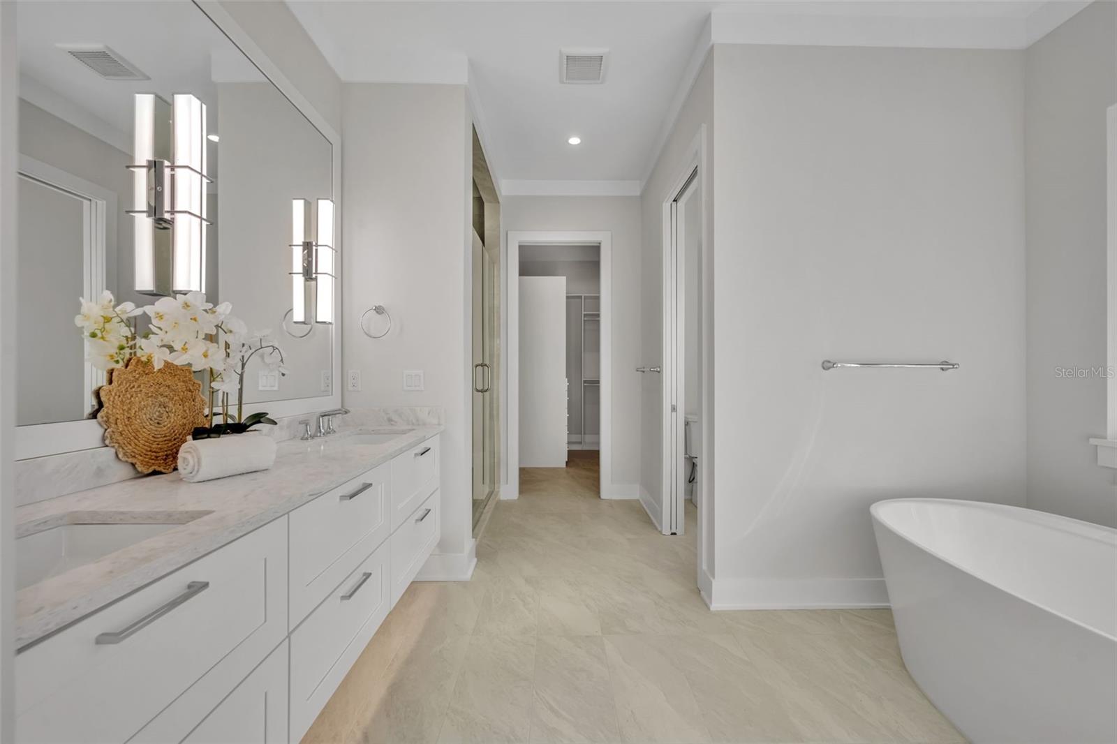 Image 19 of 41 For 1661 Palm Avenue