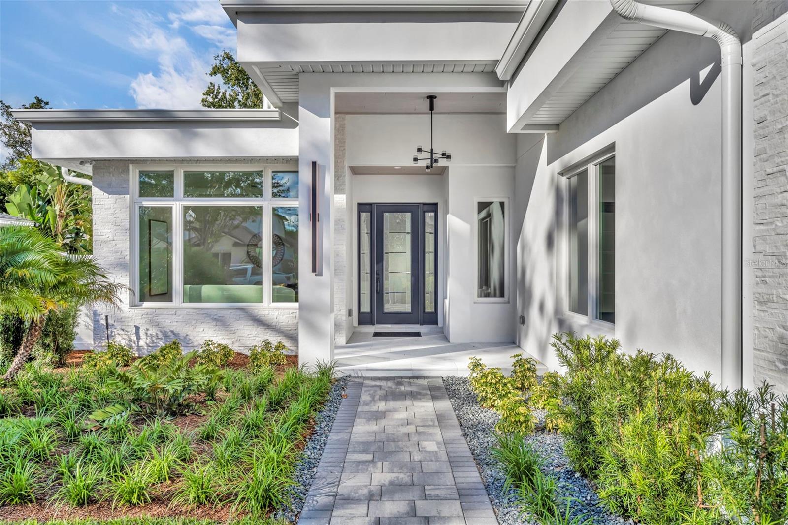 Image 2 of 41 For 1661 Palm Avenue