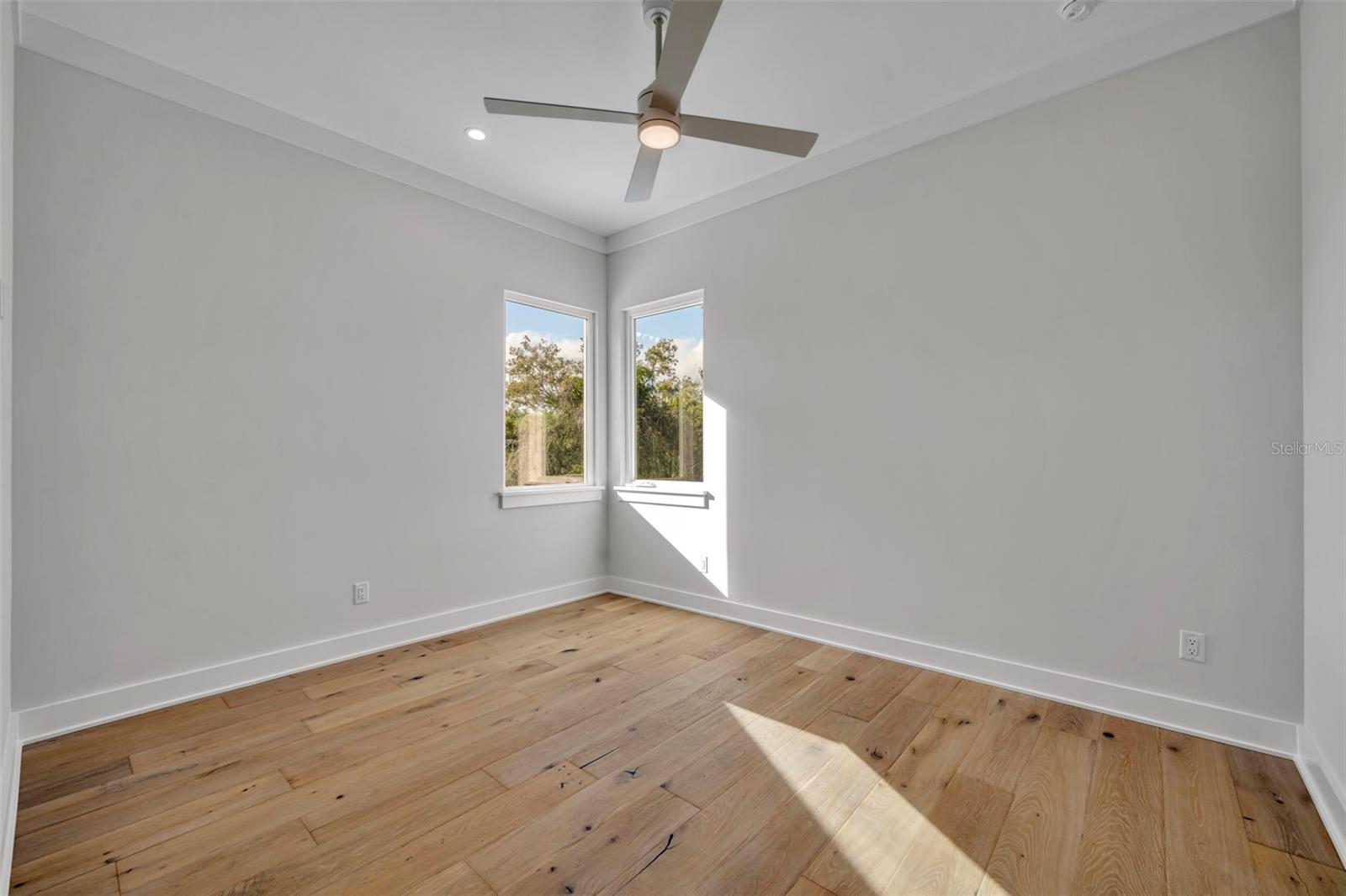 Image 28 of 41 For 1661 Palm Avenue