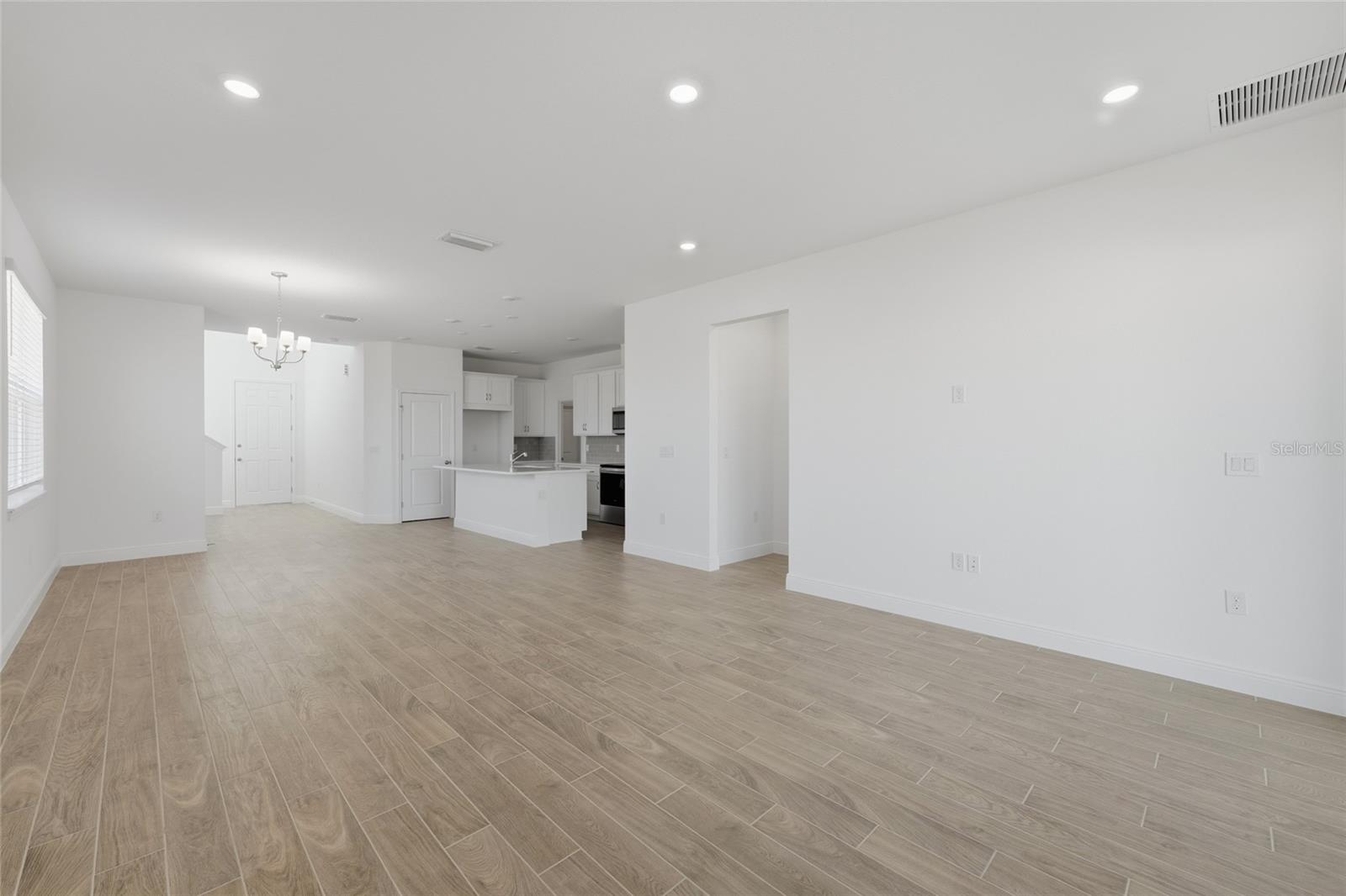 Image 10 of 25 For 2100 Maverick Court