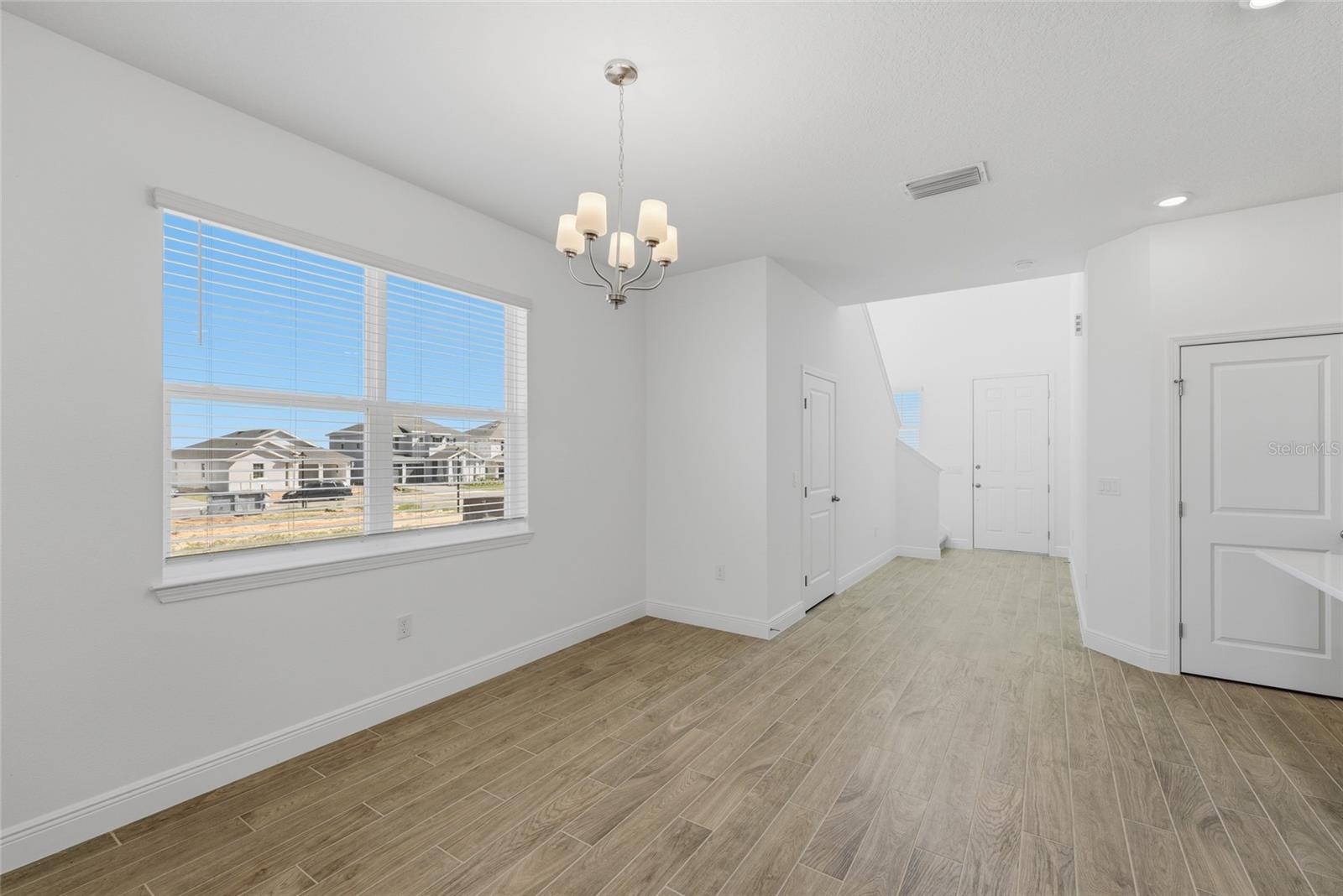 Image 7 of 25 For 2100 Maverick Court