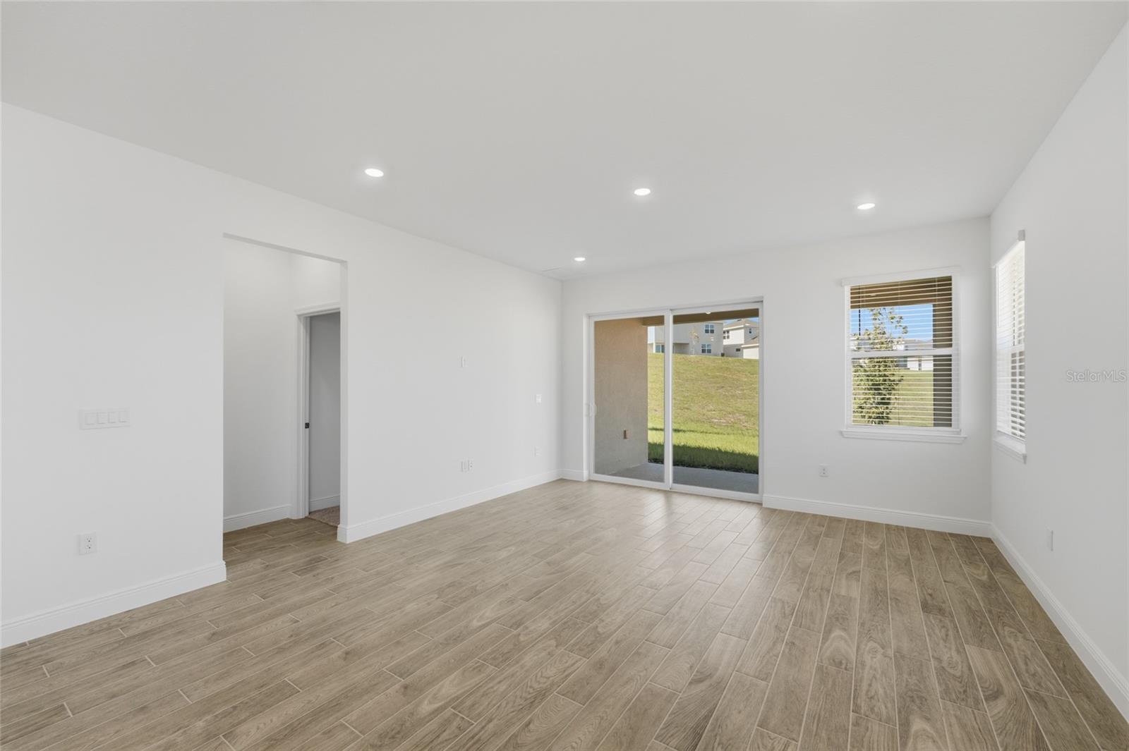 Image 8 of 25 For 2100 Maverick Court