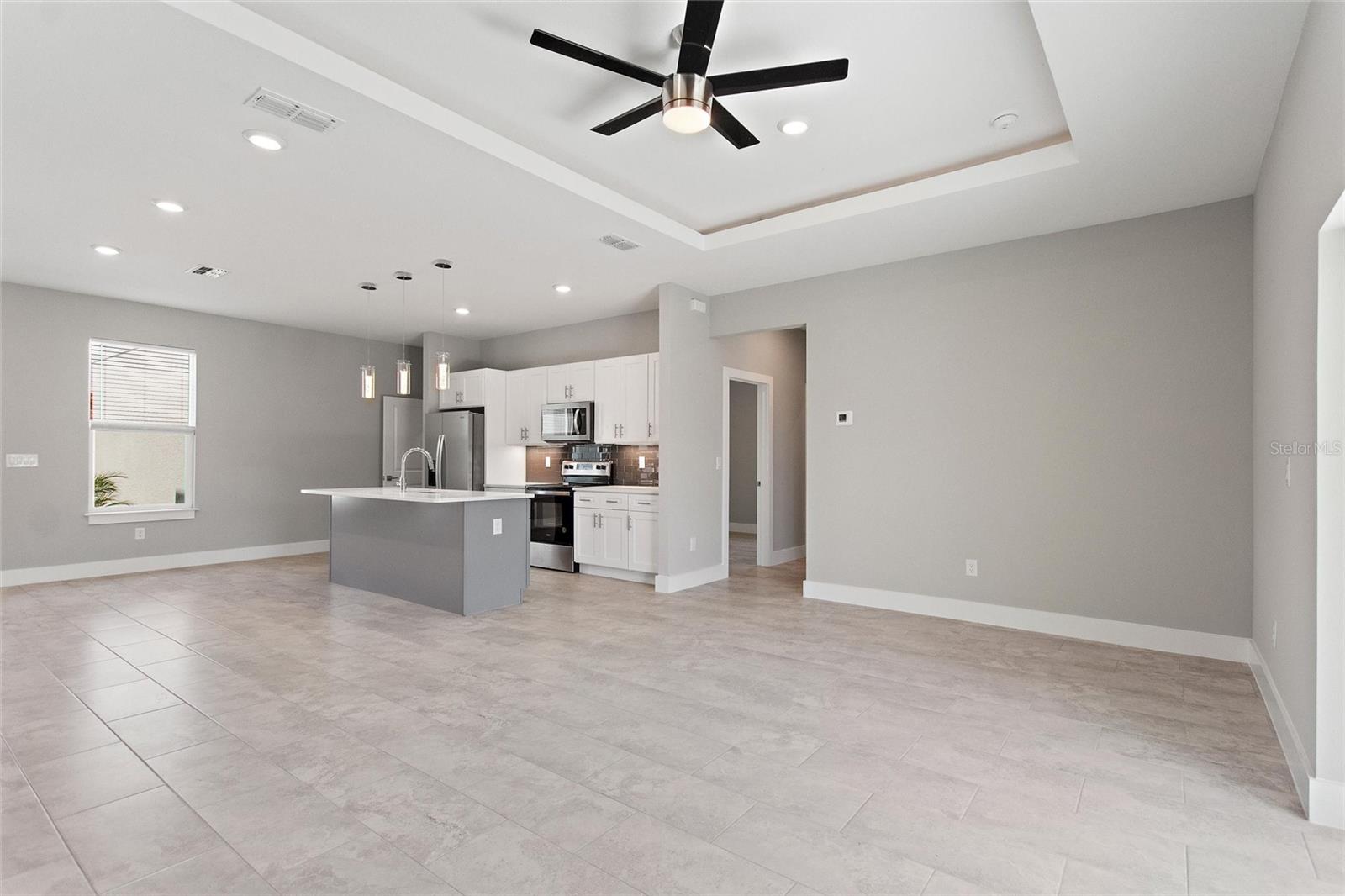 Image 10 of 38 For 24399 Kingsway Circle