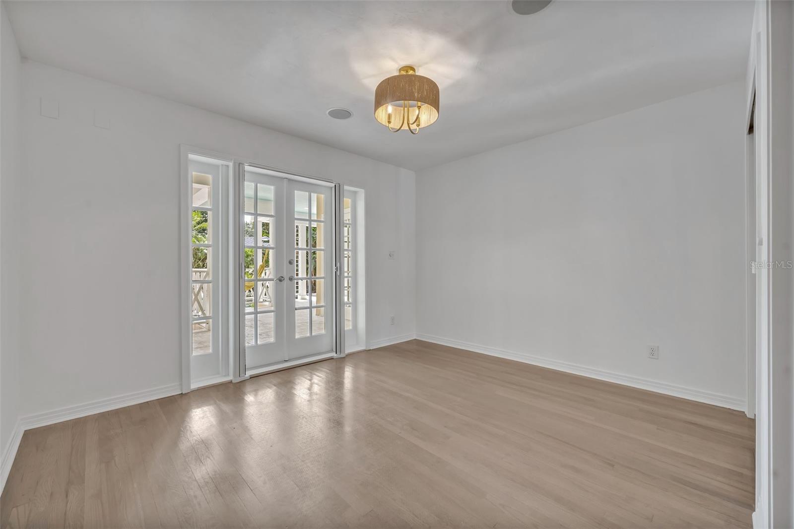 Image 31 of 41 For 1450 Glencoe Road