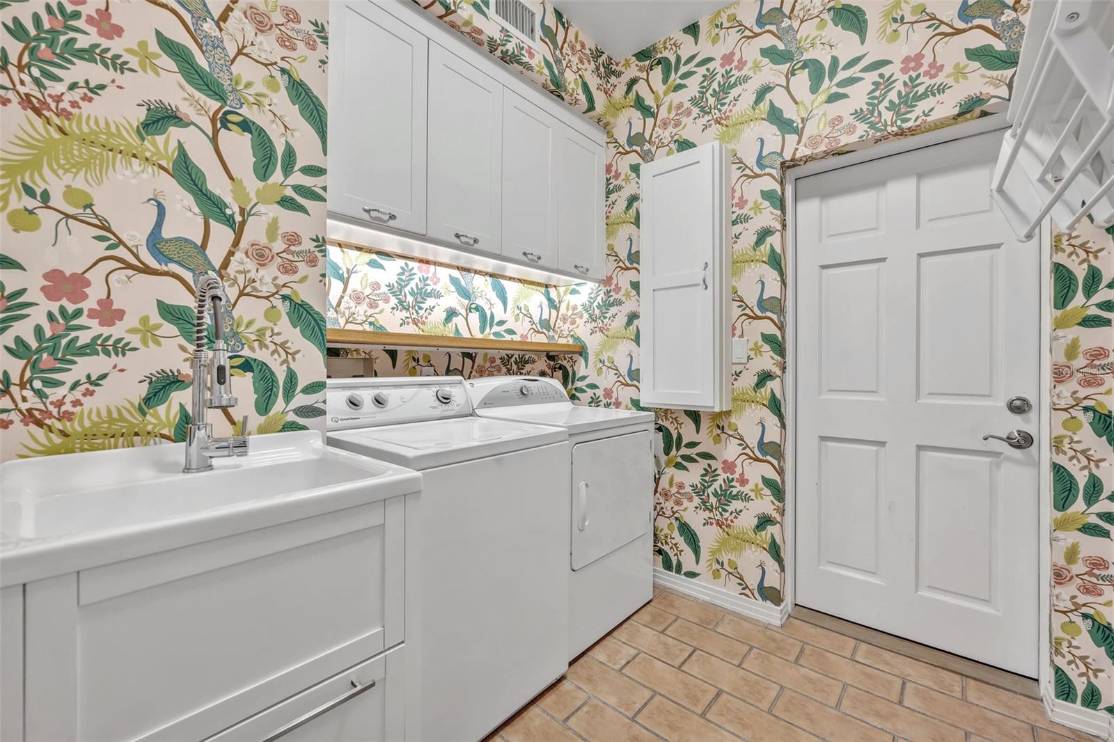 Image 33 of 41 For 1450 Glencoe Road