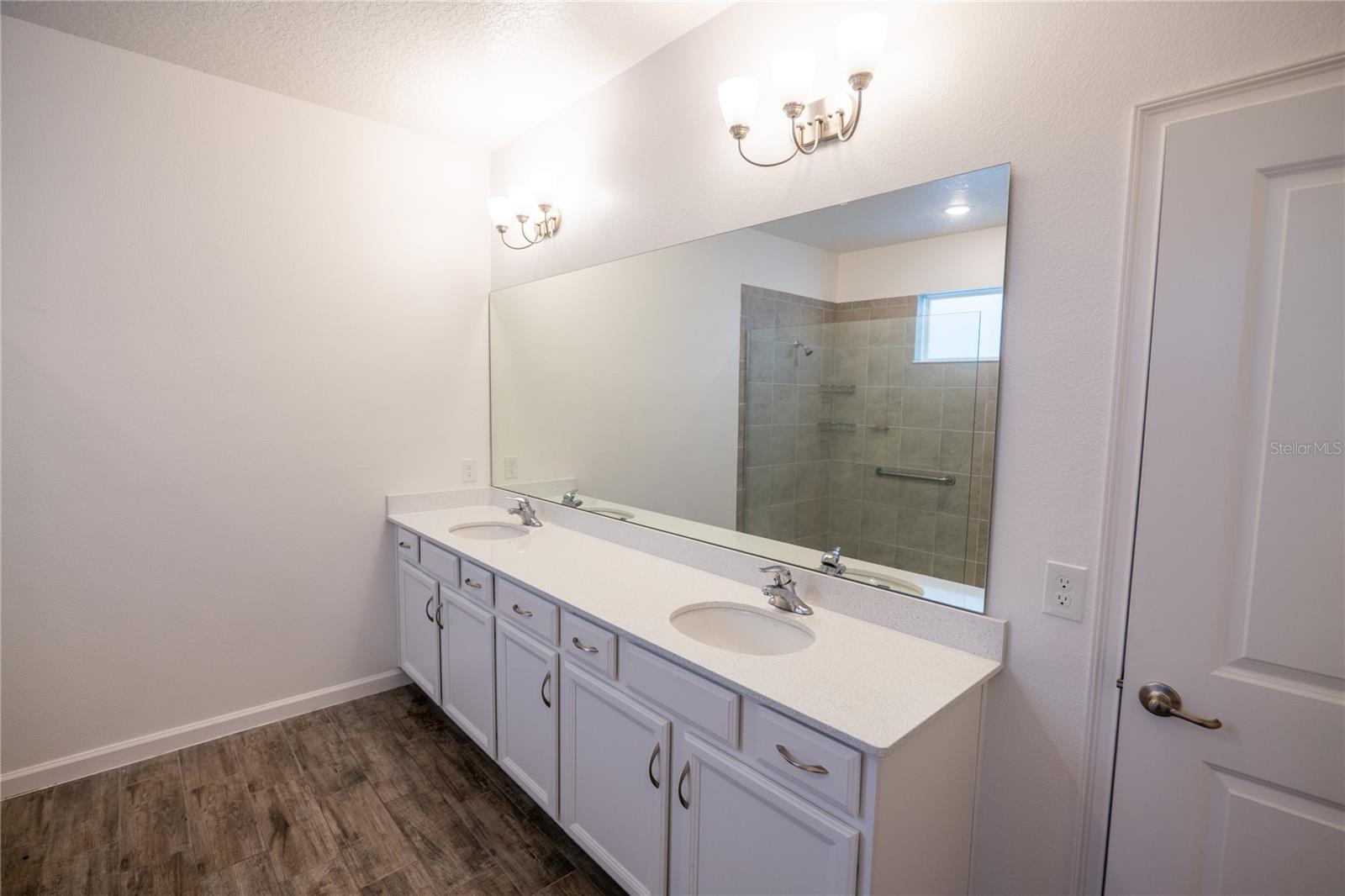 Image 27 of 65 For 2463 Natoma Boulevard