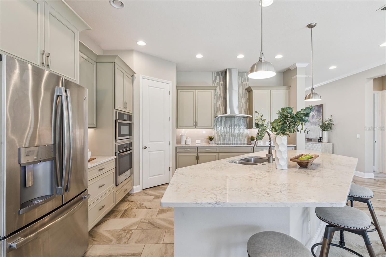 Image 10 of 47 For 9581 Reymont Street