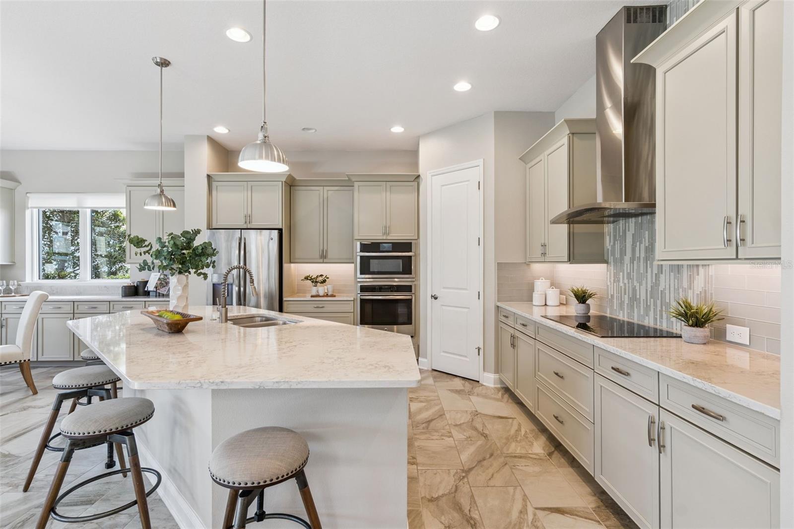 Image 11 of 47 For 9581 Reymont Street