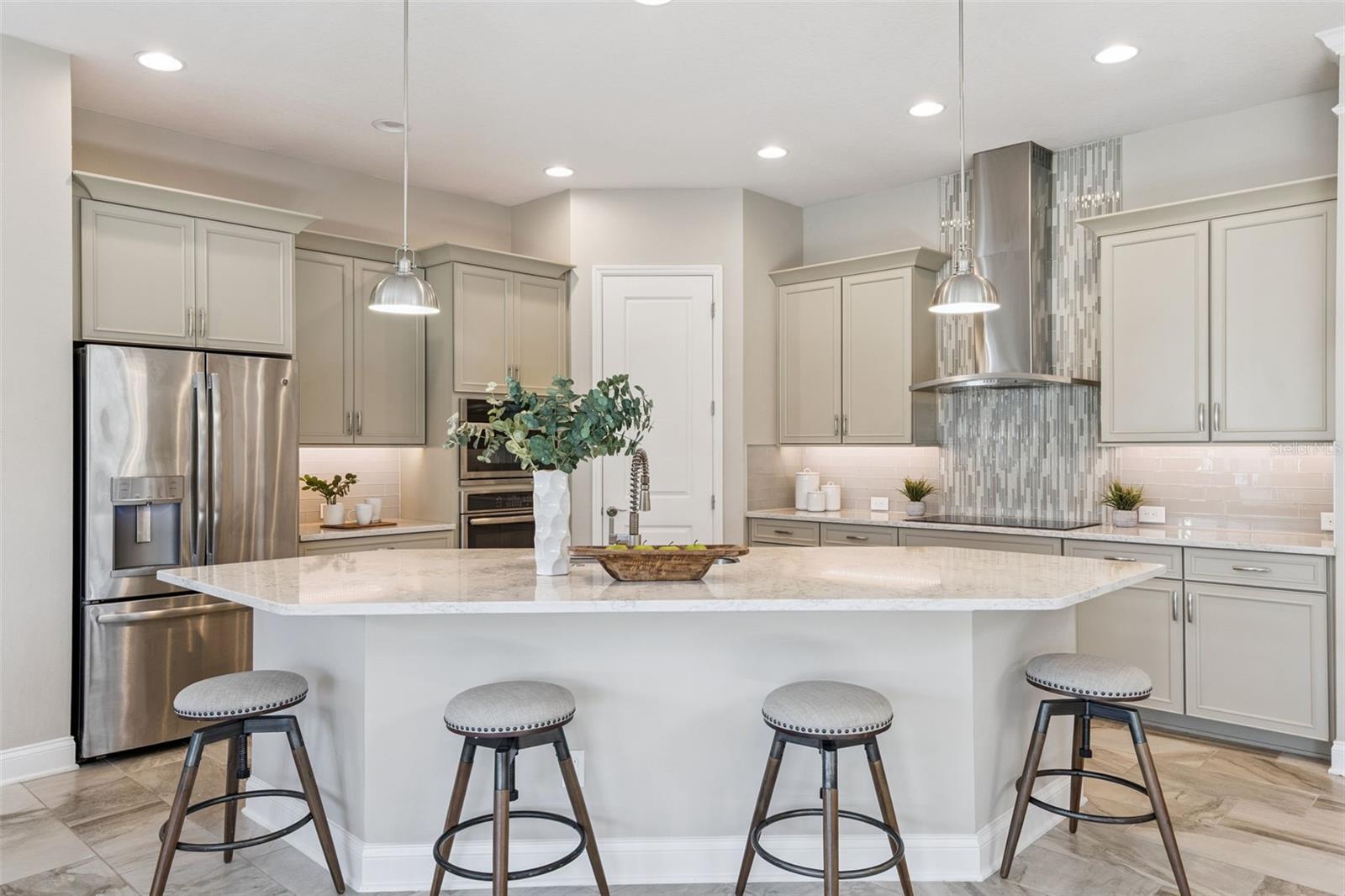 Image 12 of 47 For 9581 Reymont Street