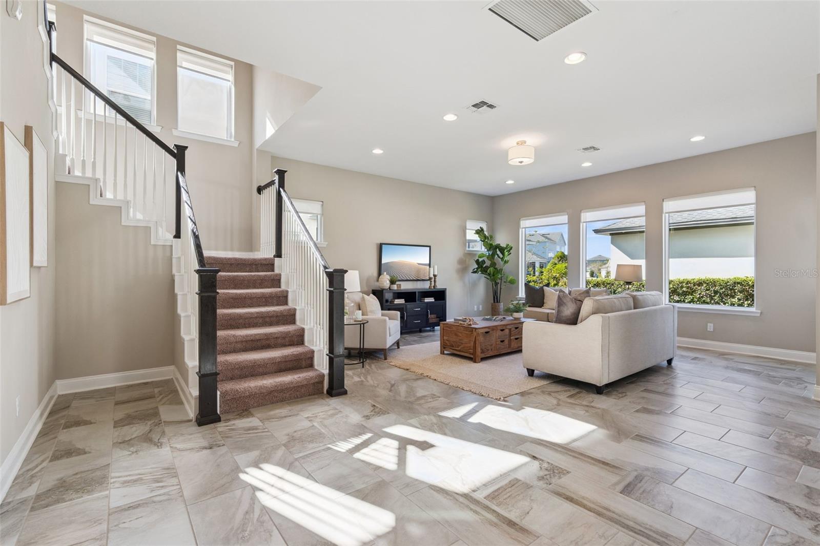 Image 17 of 47 For 9581 Reymont Street